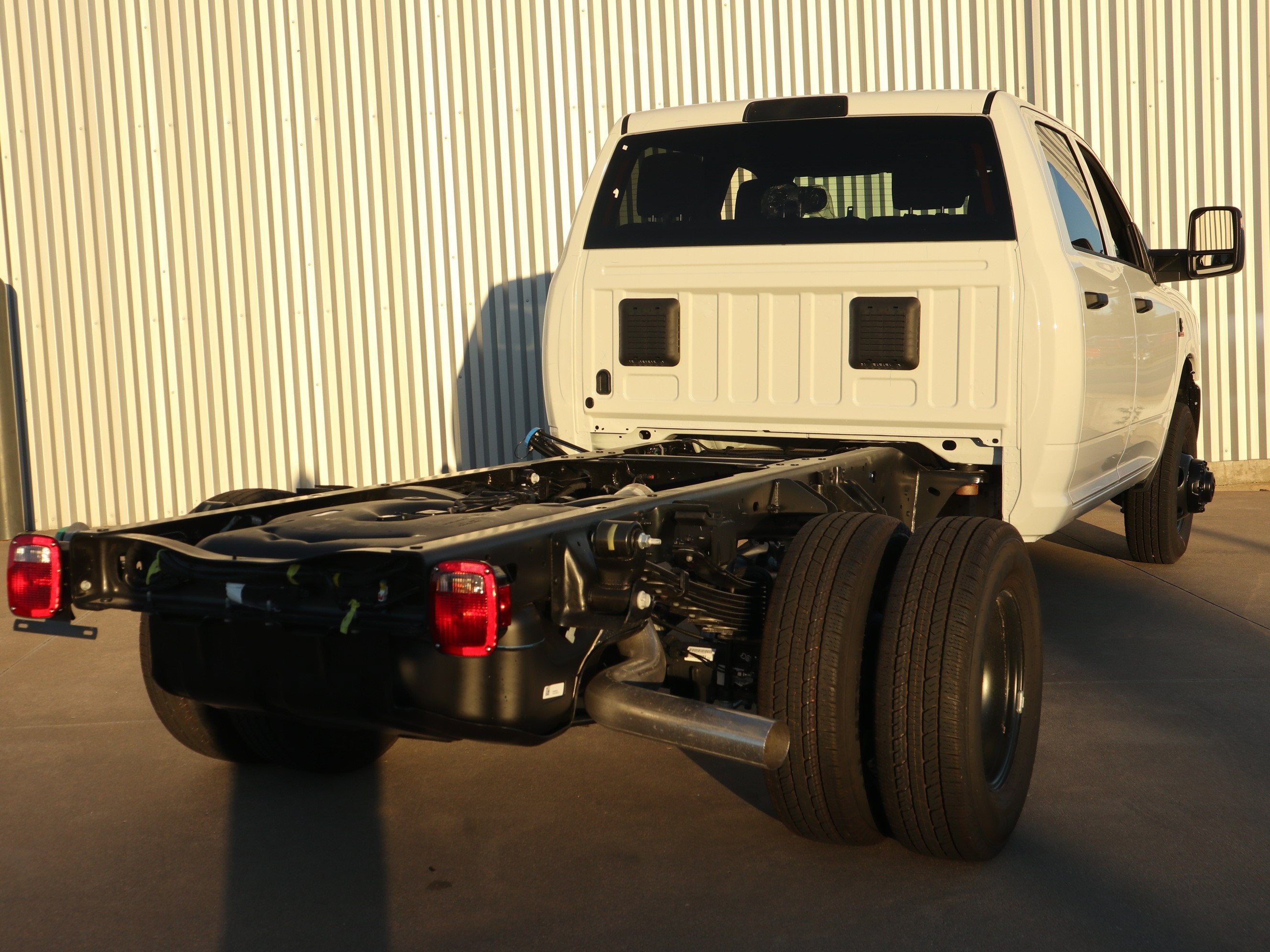 2027 RAM 3500 Chassis Cab Tradesman Crew Cab