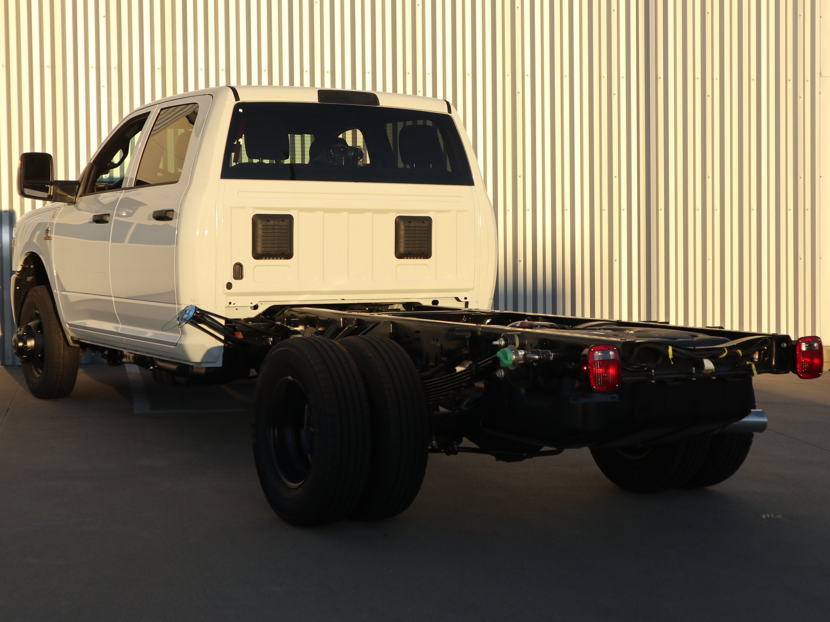 2027 RAM 3500 Chassis Cab Tradesman Crew Cab