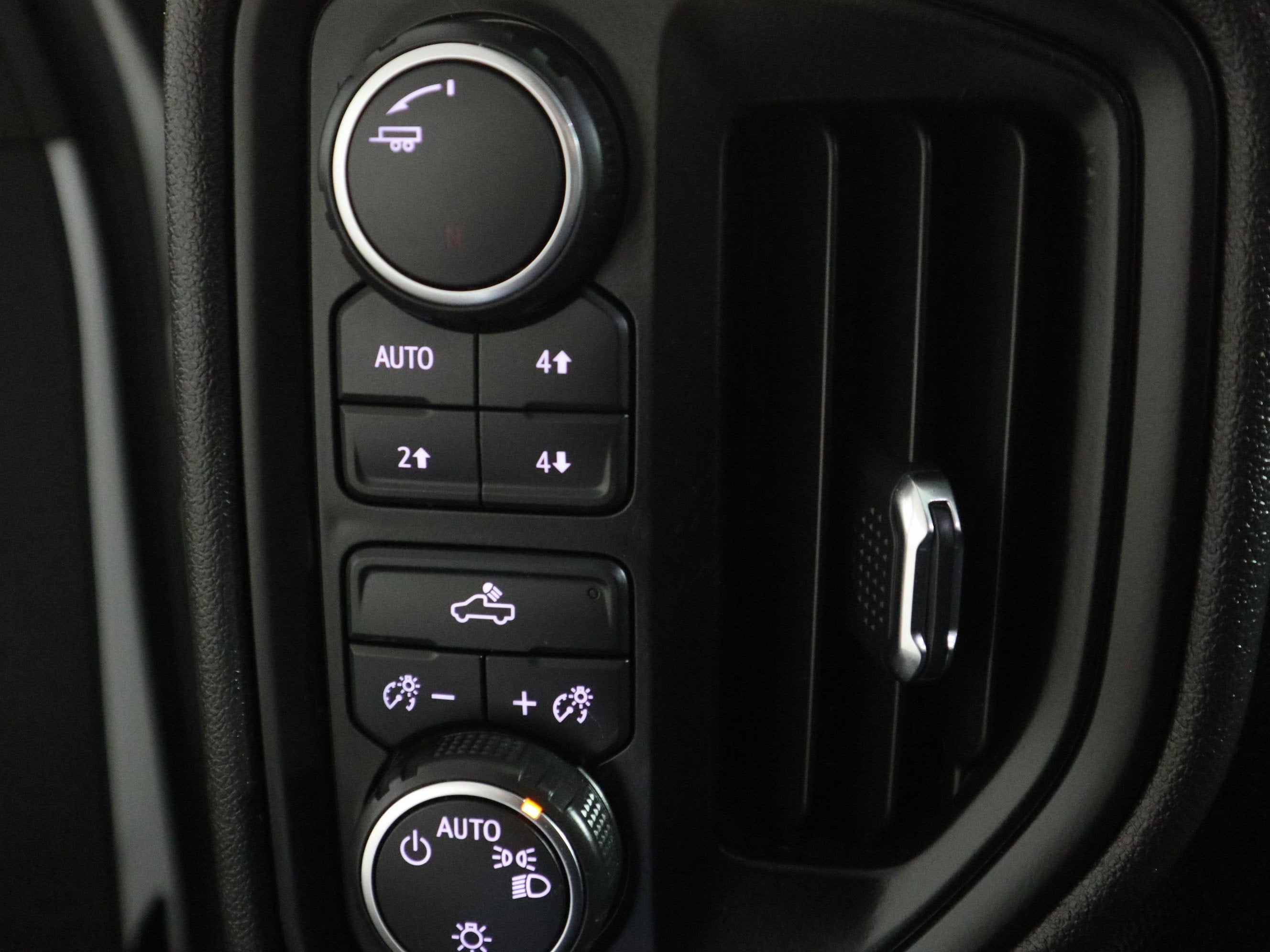 2021 Chevrolet Silverado 1500 Custom Trail Boss Crew Cab 4WD