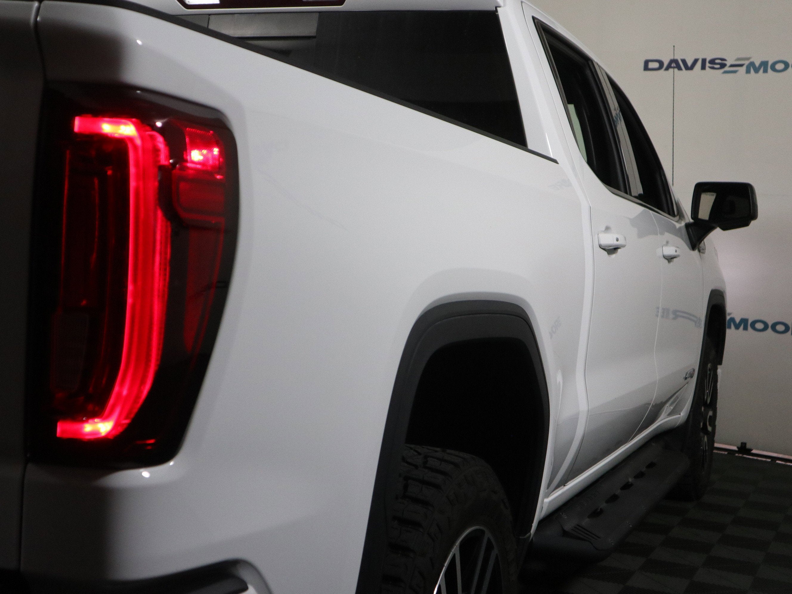 2021 GMC Sierra 1500 AT4 Crew Cab 4WD