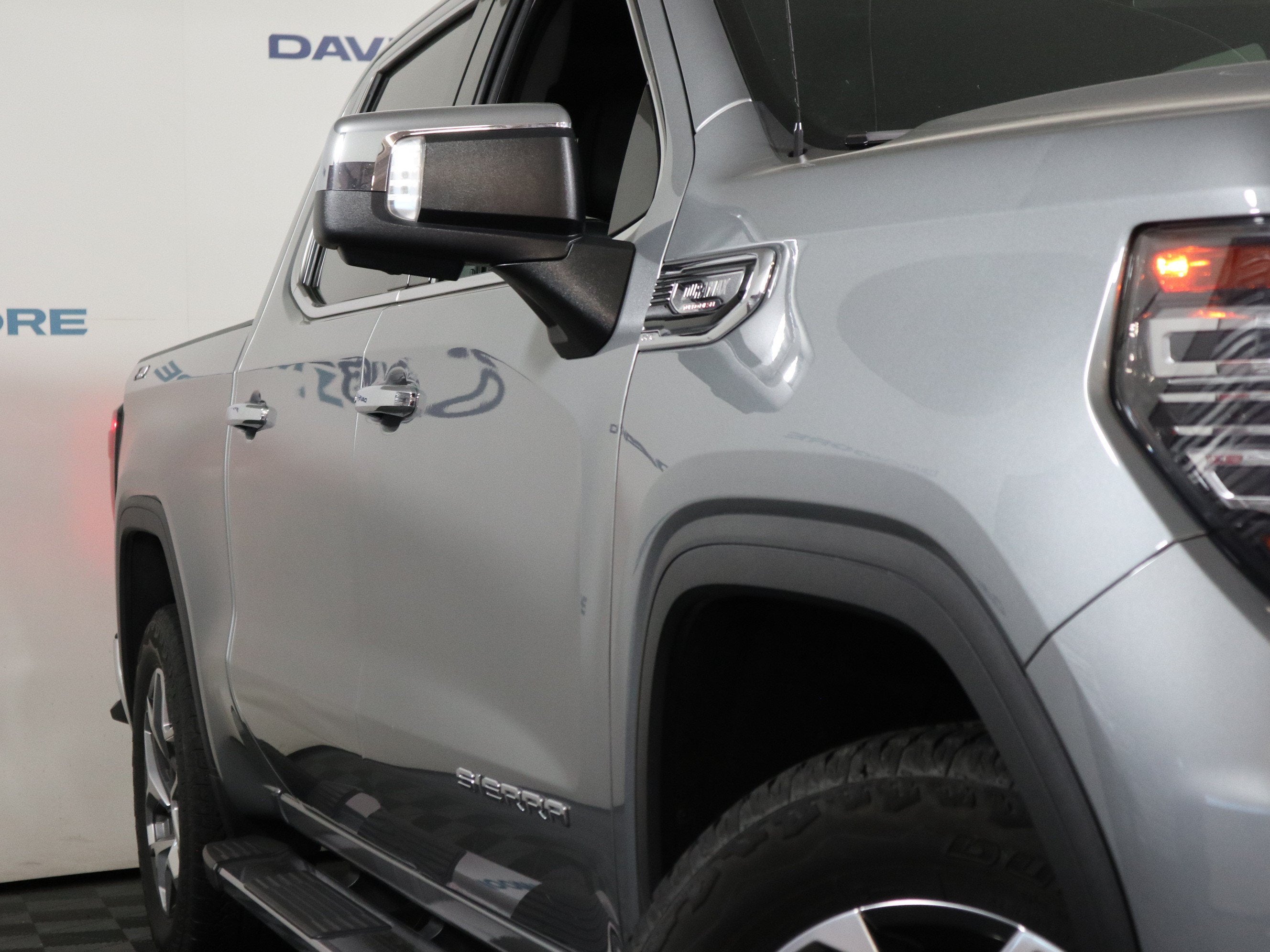 2023 GMC Sierra 1500 SLT Crew Cab 4WD