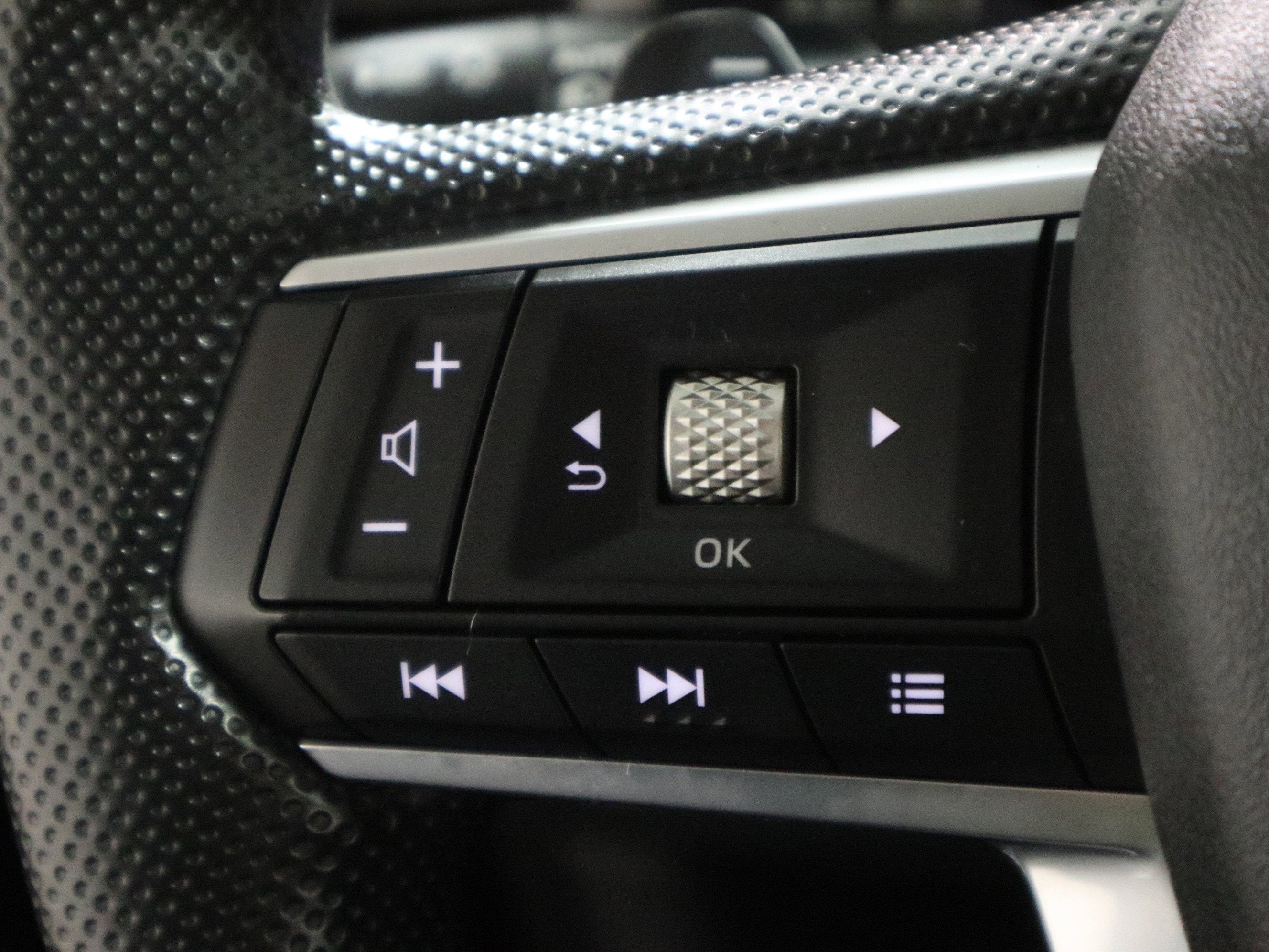 2025 Mitsubishi Outlander ES AWD