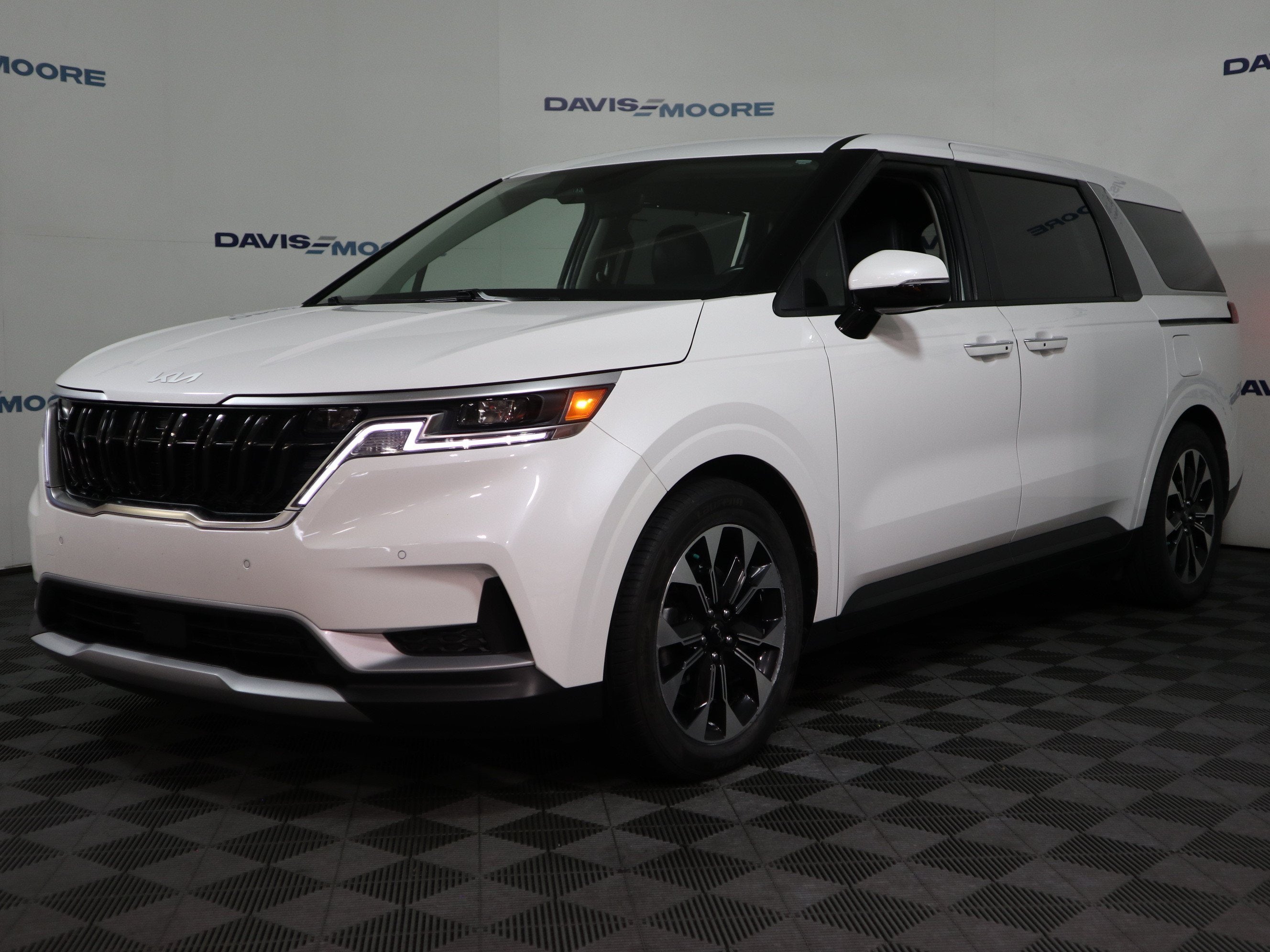 2024 Kia Carnival EX