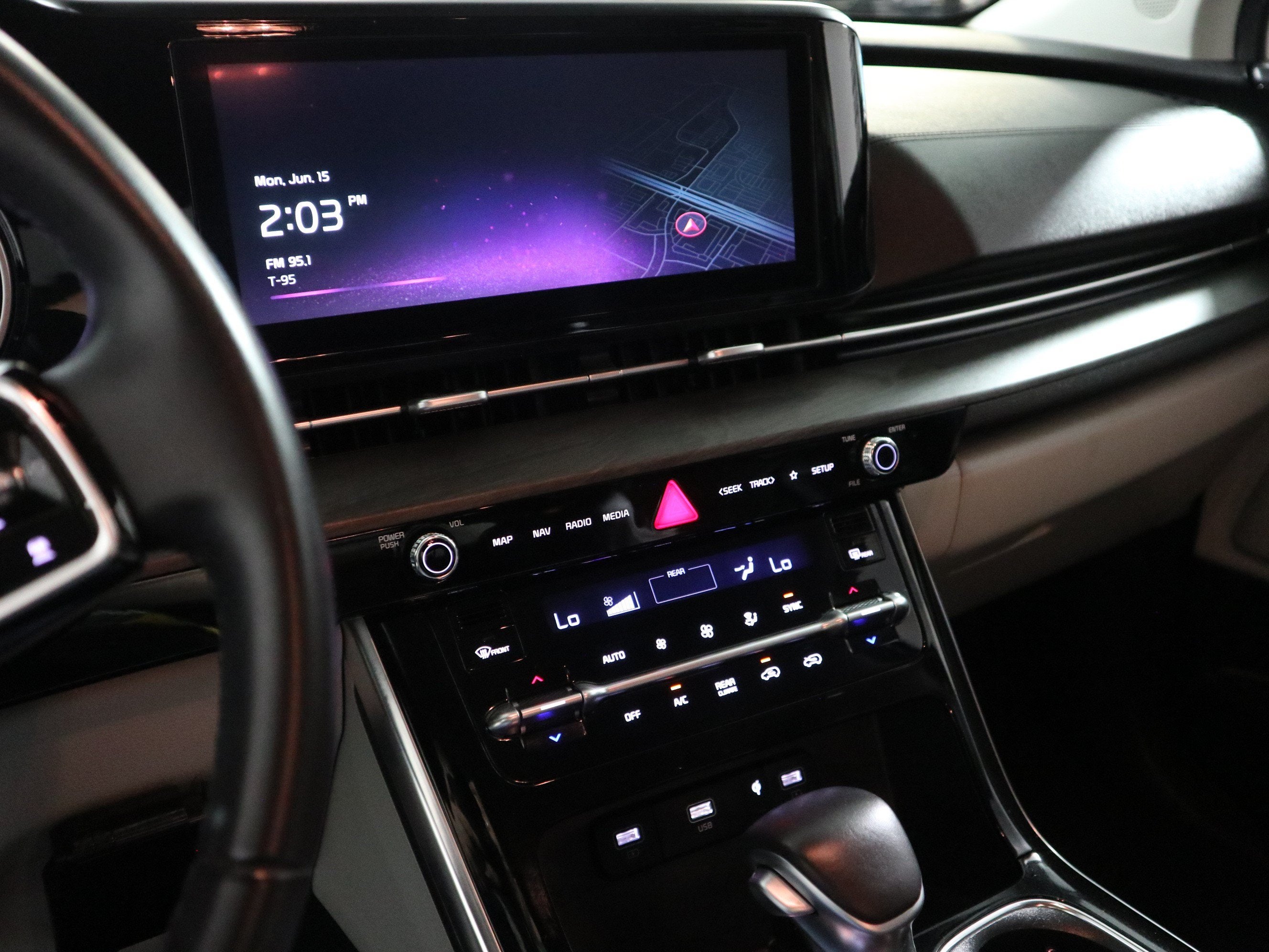 2024 Kia Carnival EX