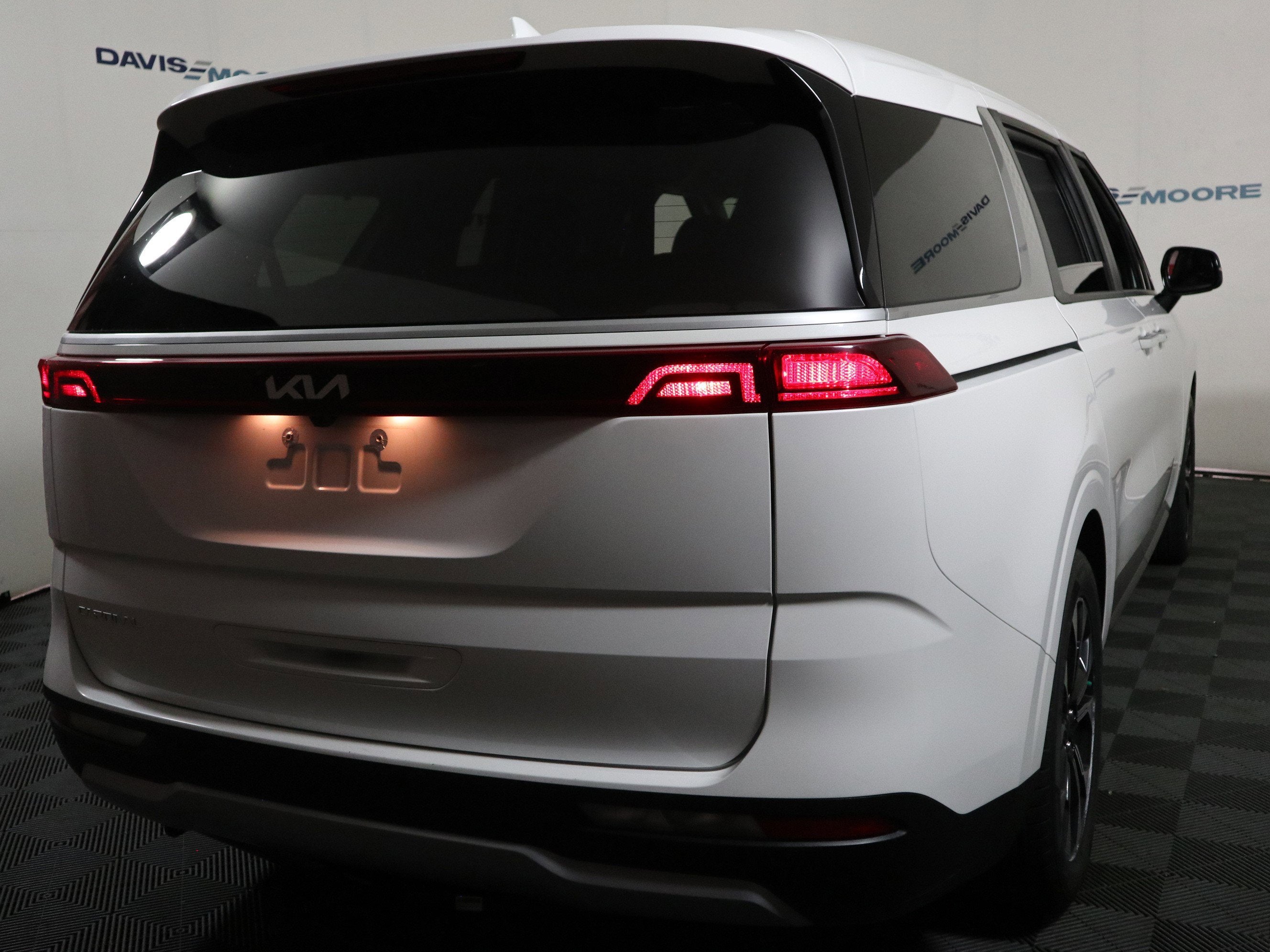 2024 Kia Carnival EX
