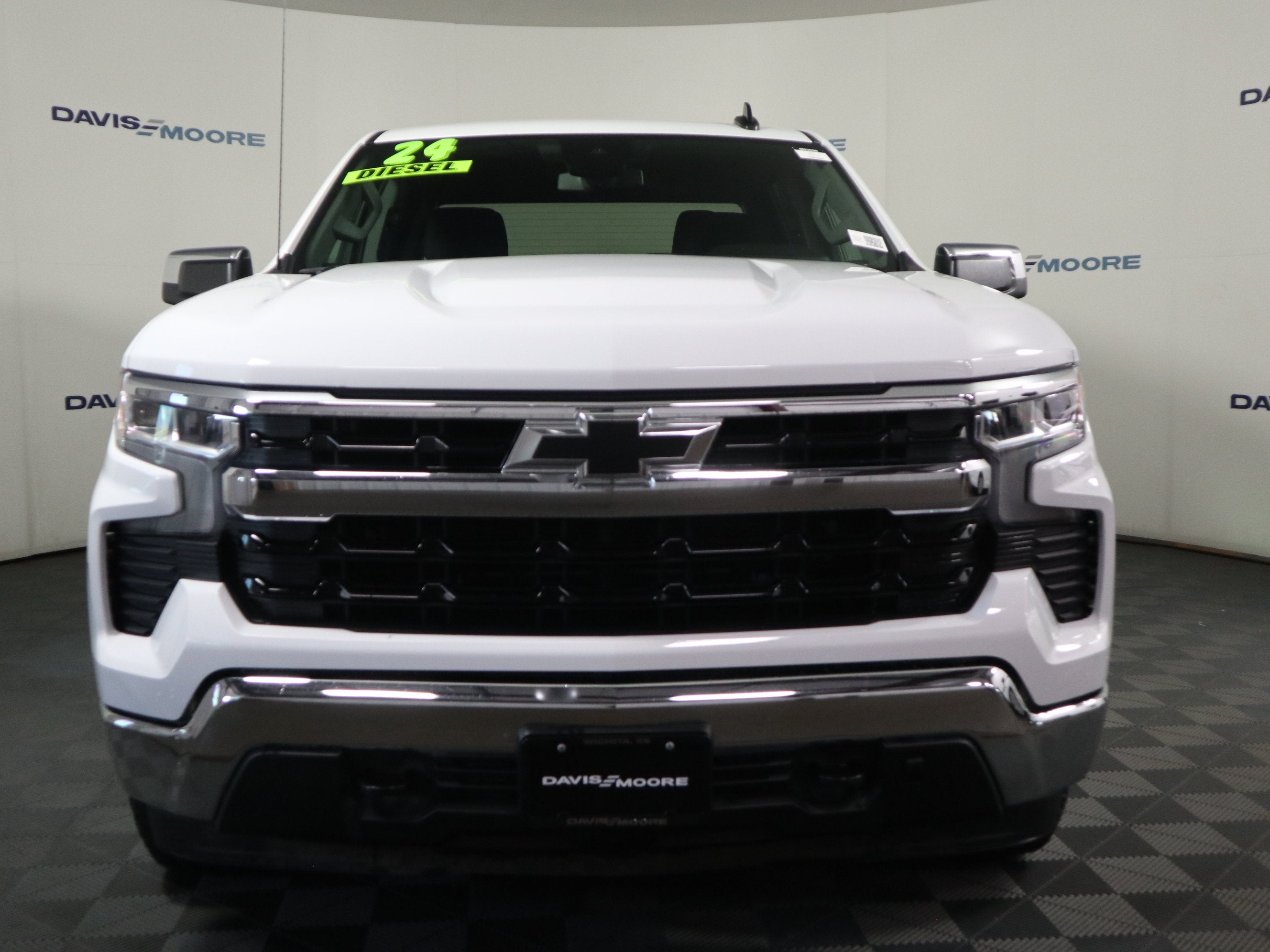 2024 Chevrolet Silverado 1500 LT Crew Cab 4WD