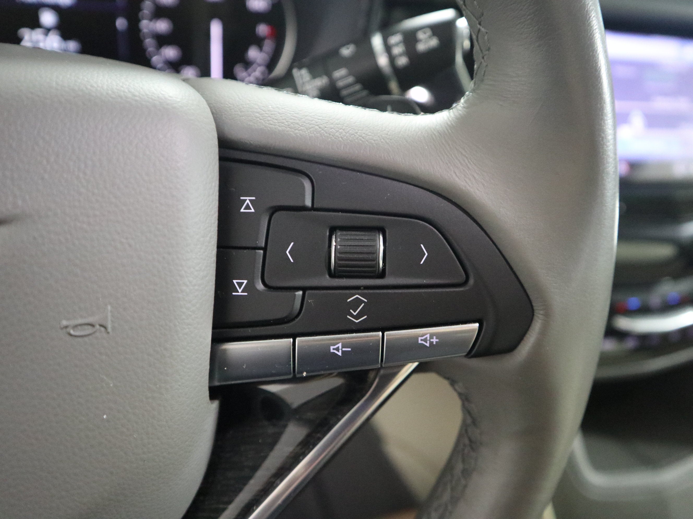 2024 Cadillac XT6 FWD Premium Luxury