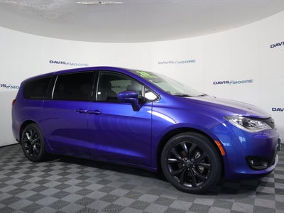 2020 Chrysler Pacifica Touring