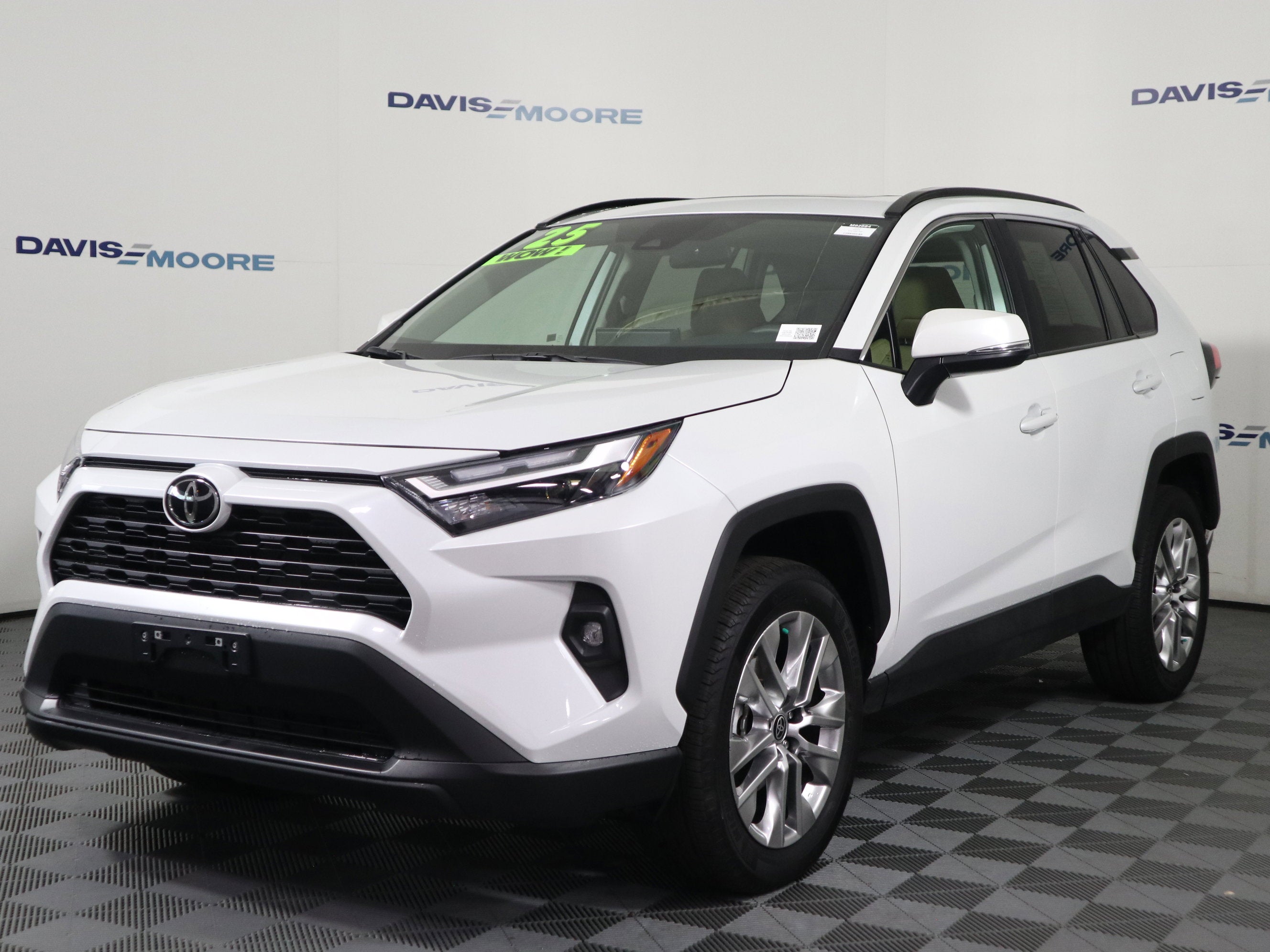 2025 Toyota RAV4 XLE Premium
