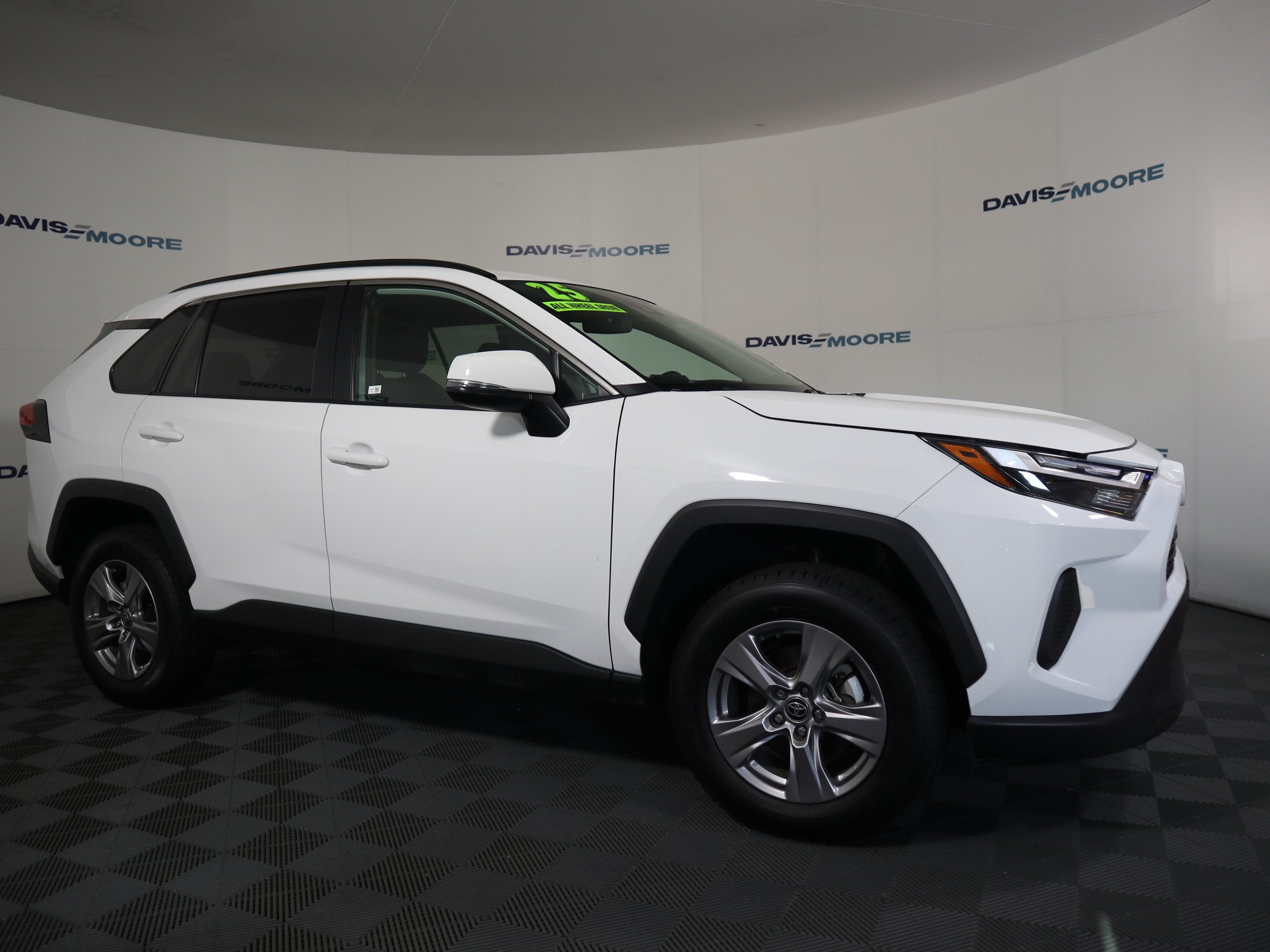 2025 Toyota RAV4 XLE AWD