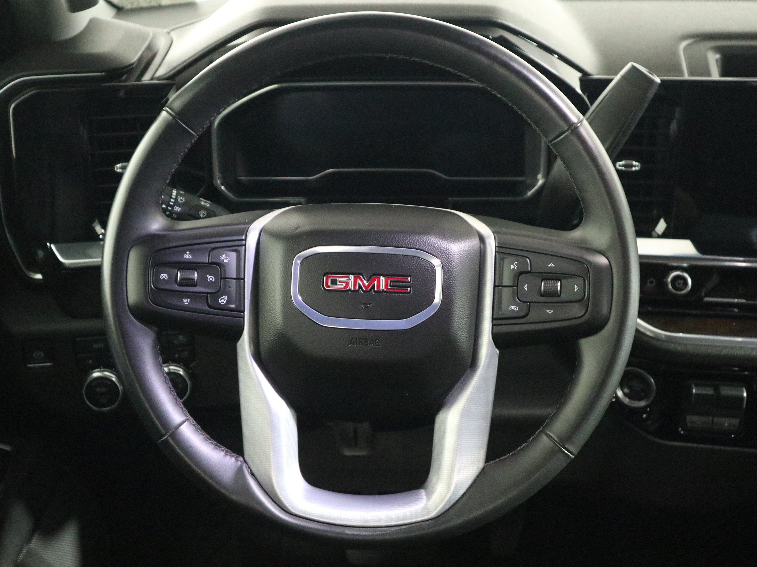 2025 GMC Sierra 1500 SLT Crew Cab 4WD