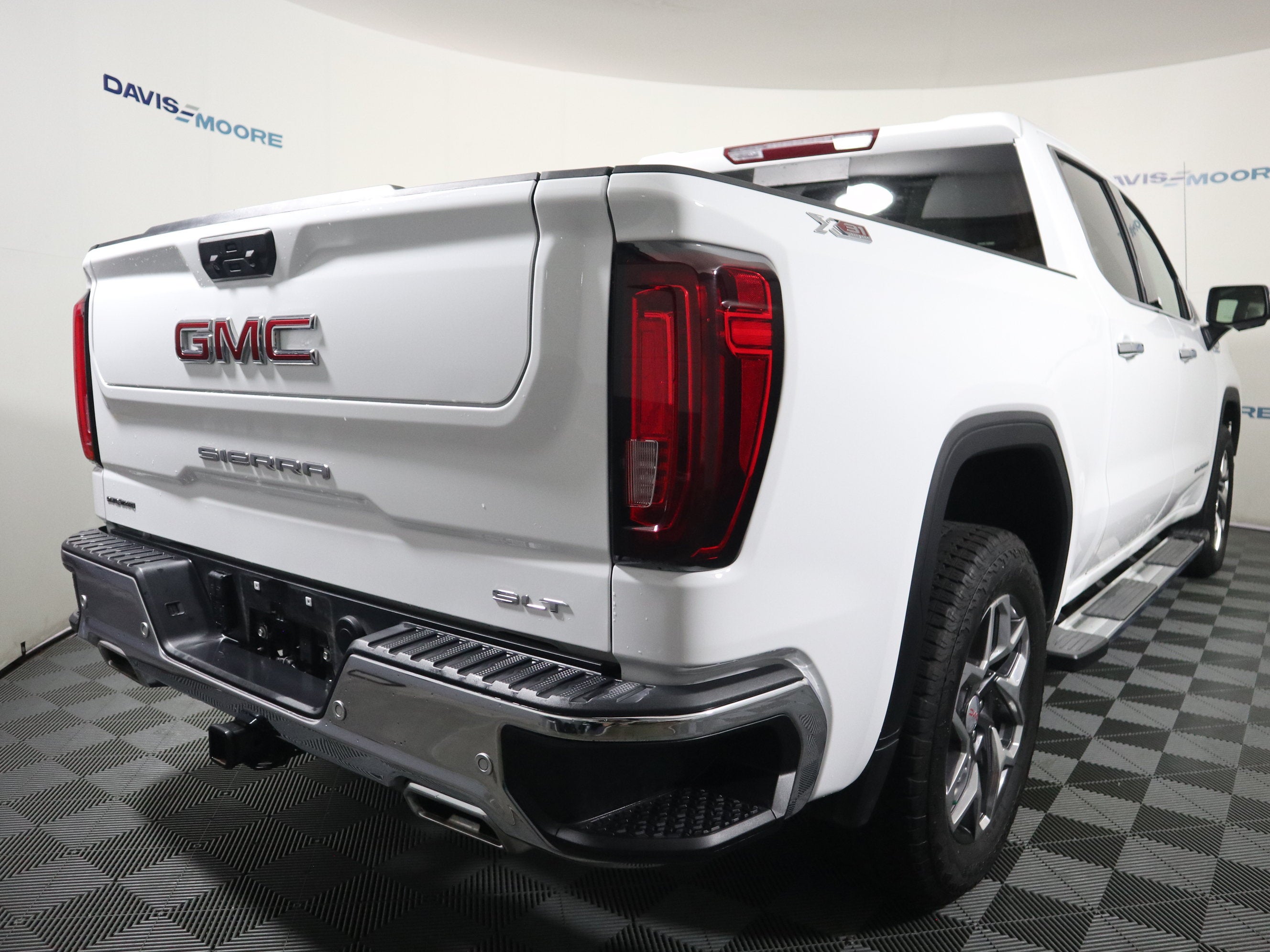 2024 GMC Sierra 1500 SLT Crew Cab 4WD