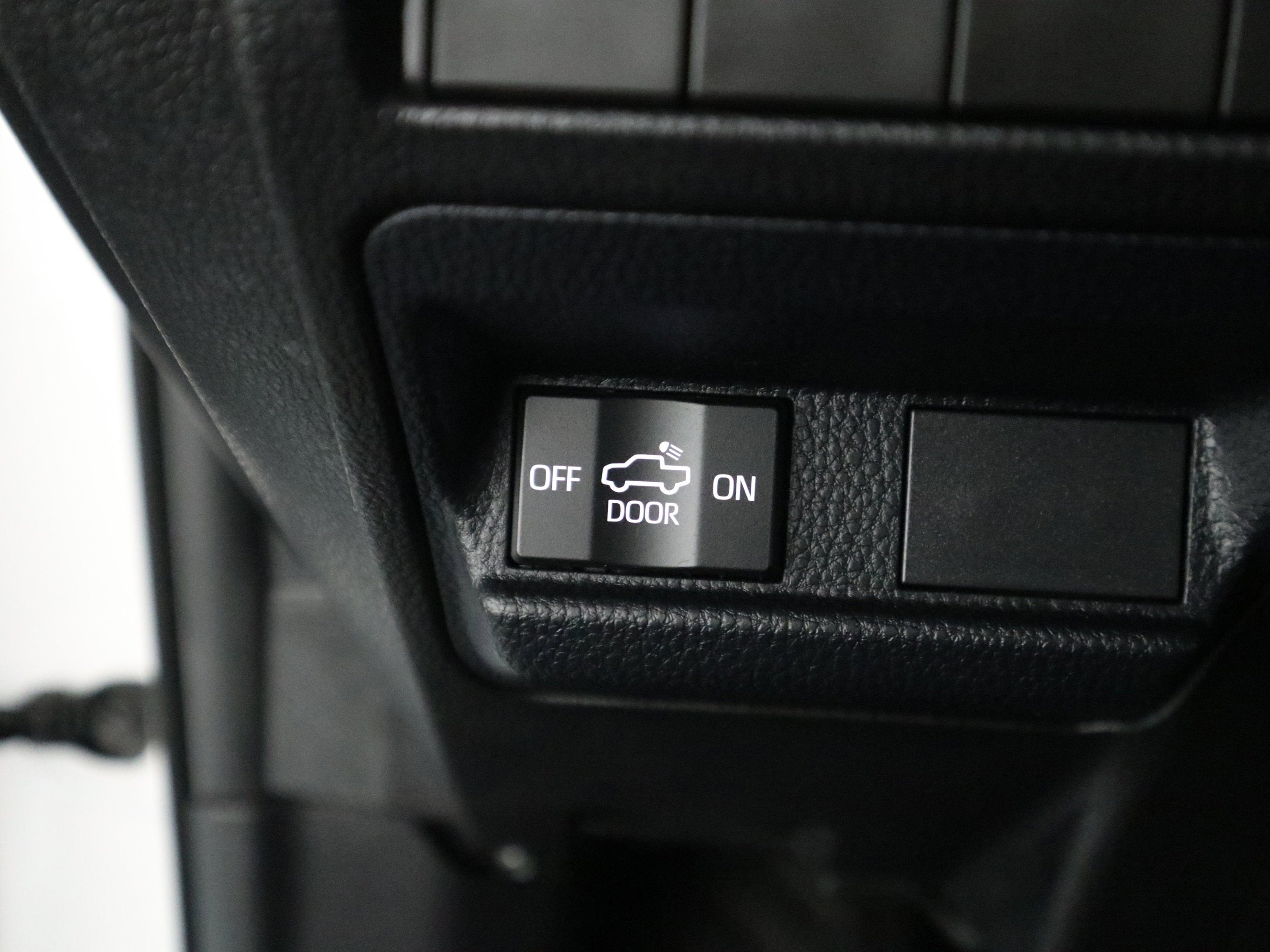 2025 Toyota Tacoma 4WD SR5