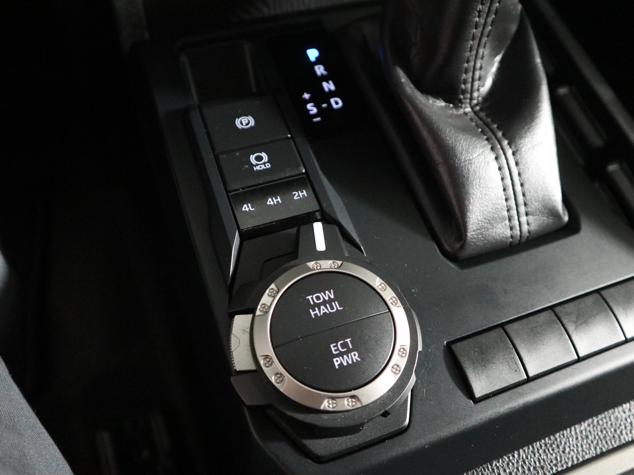 2025 Toyota Tacoma 4WD SR5