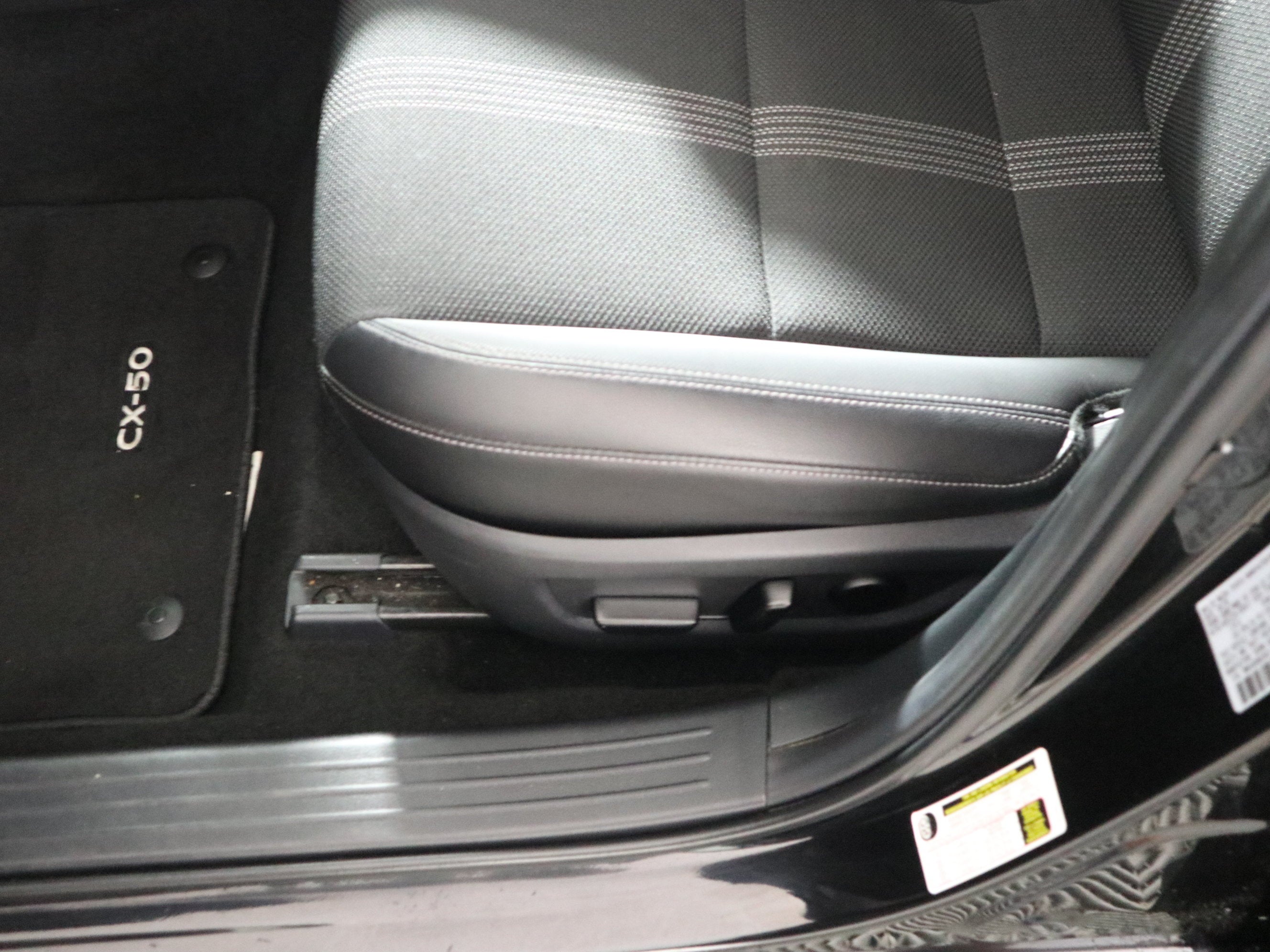 2025 Mazda Mazda CX-50 2.5 S Preferred Package