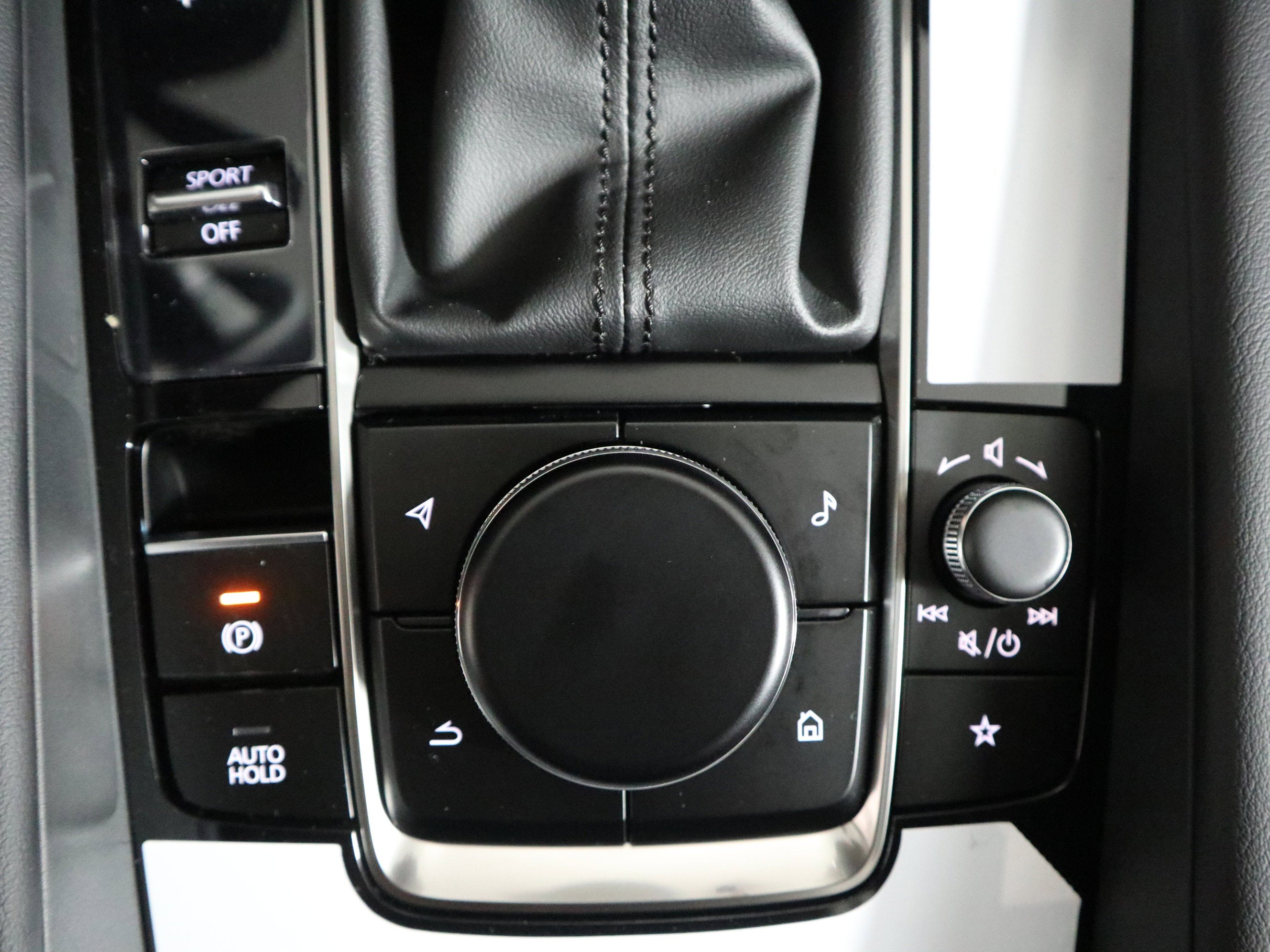 2026 Mazda Mazda3 Sedan 2.5 S Carbon Edition AWD