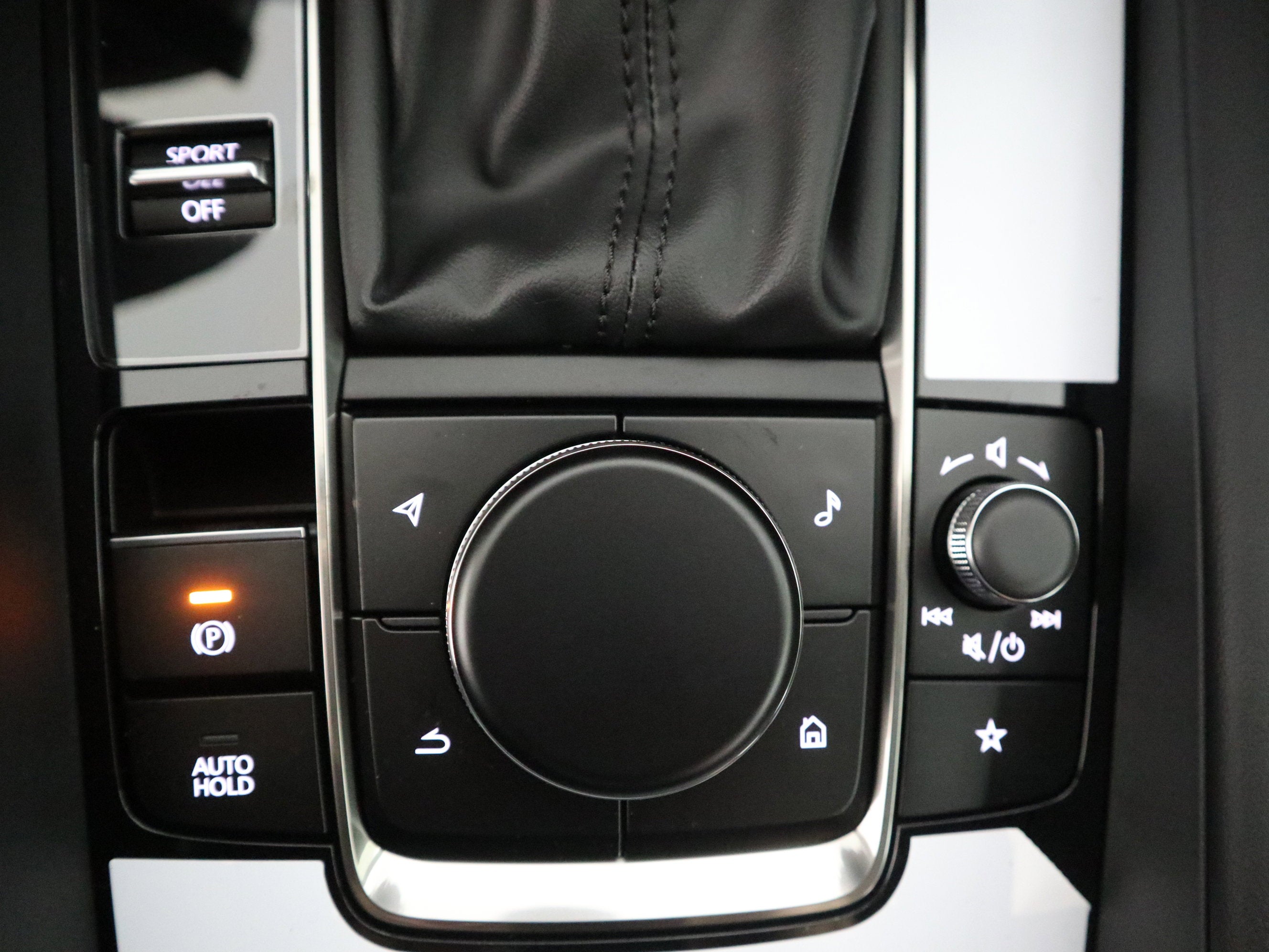 2026 Mazda Mazda3 Hatchback 2.5 S Carbon Edition AWD