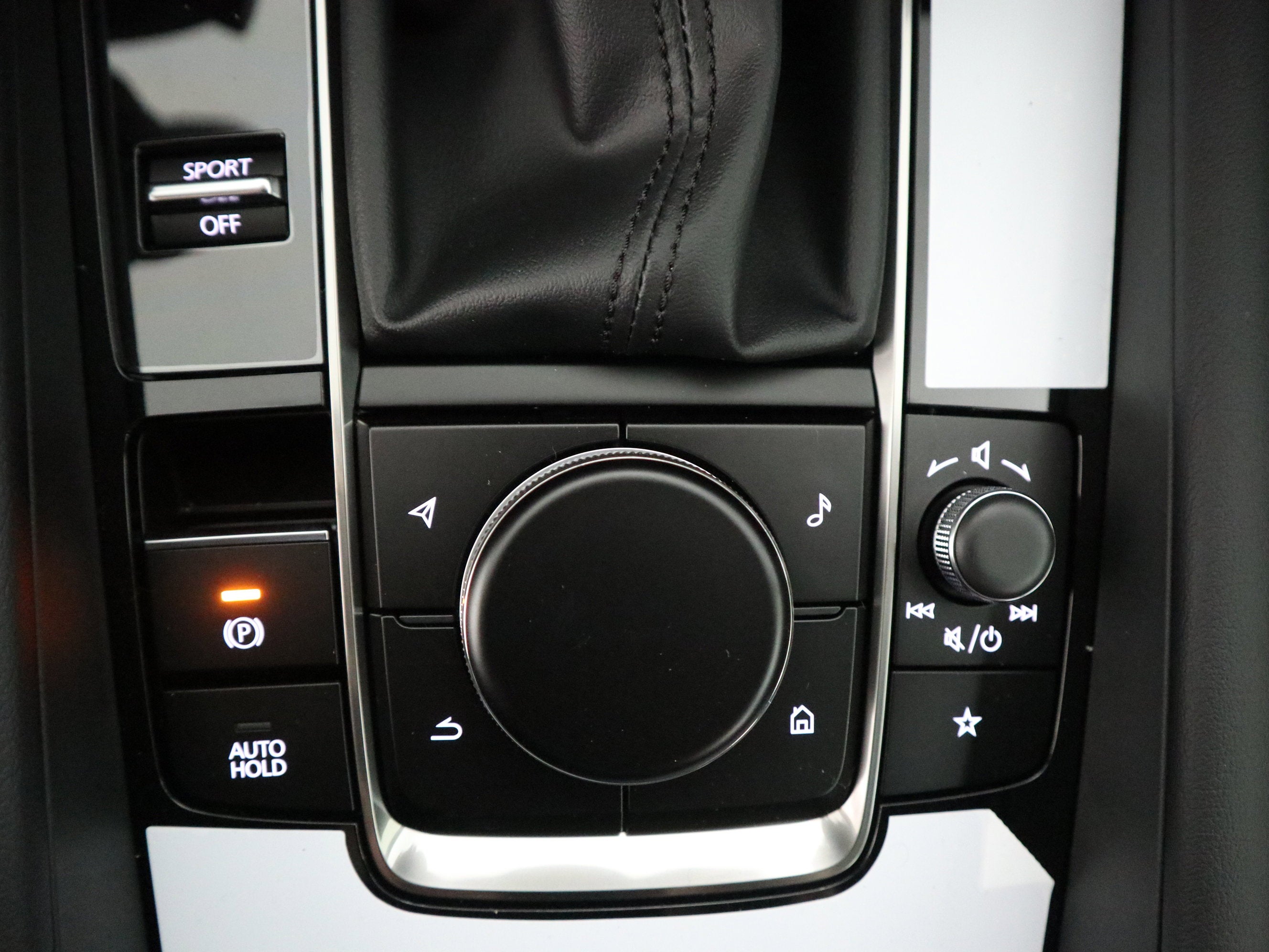 2026 Mazda Mazda3 Hatchback 2.5 S Carbon Edition AWD