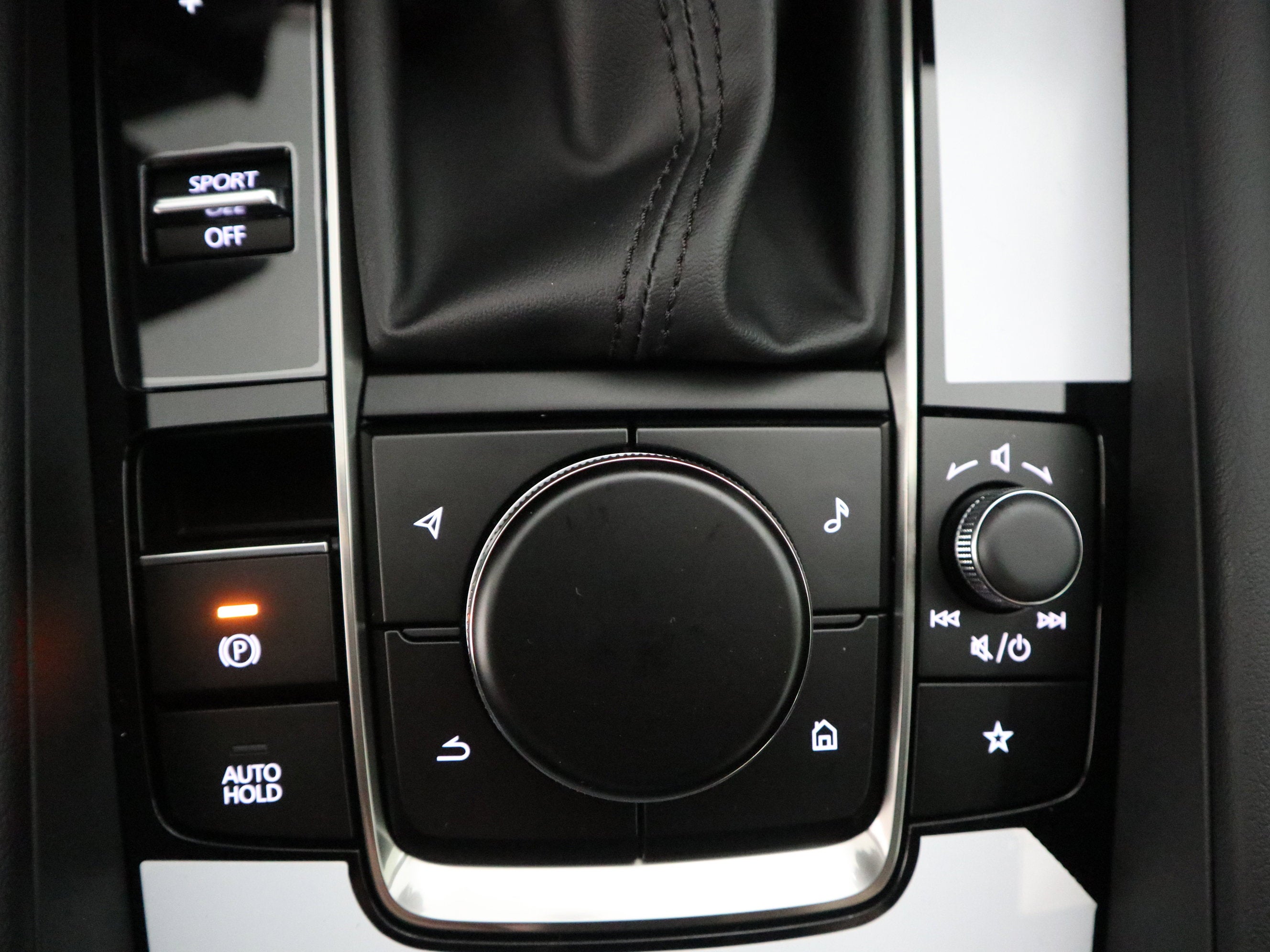 2026 Mazda Mazda3 Hatchback 2.5 S Carbon Edition AWD