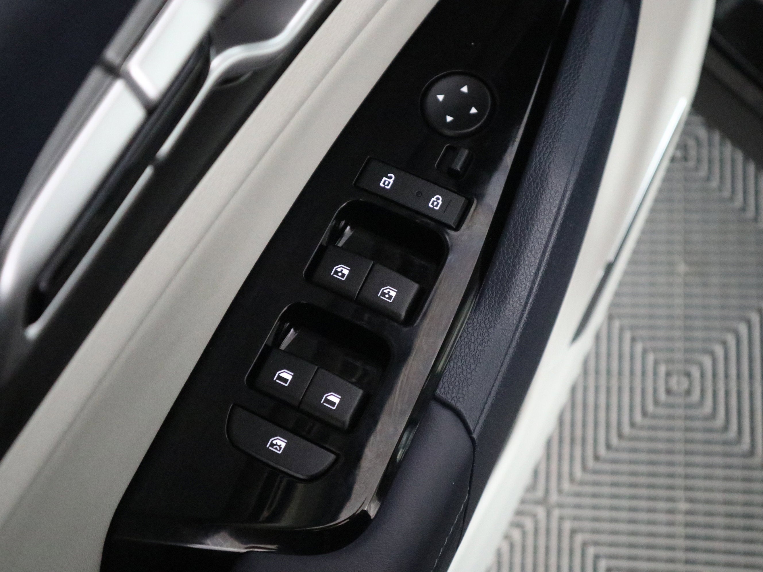2025 Kia Sportage Hybrid EX AWD