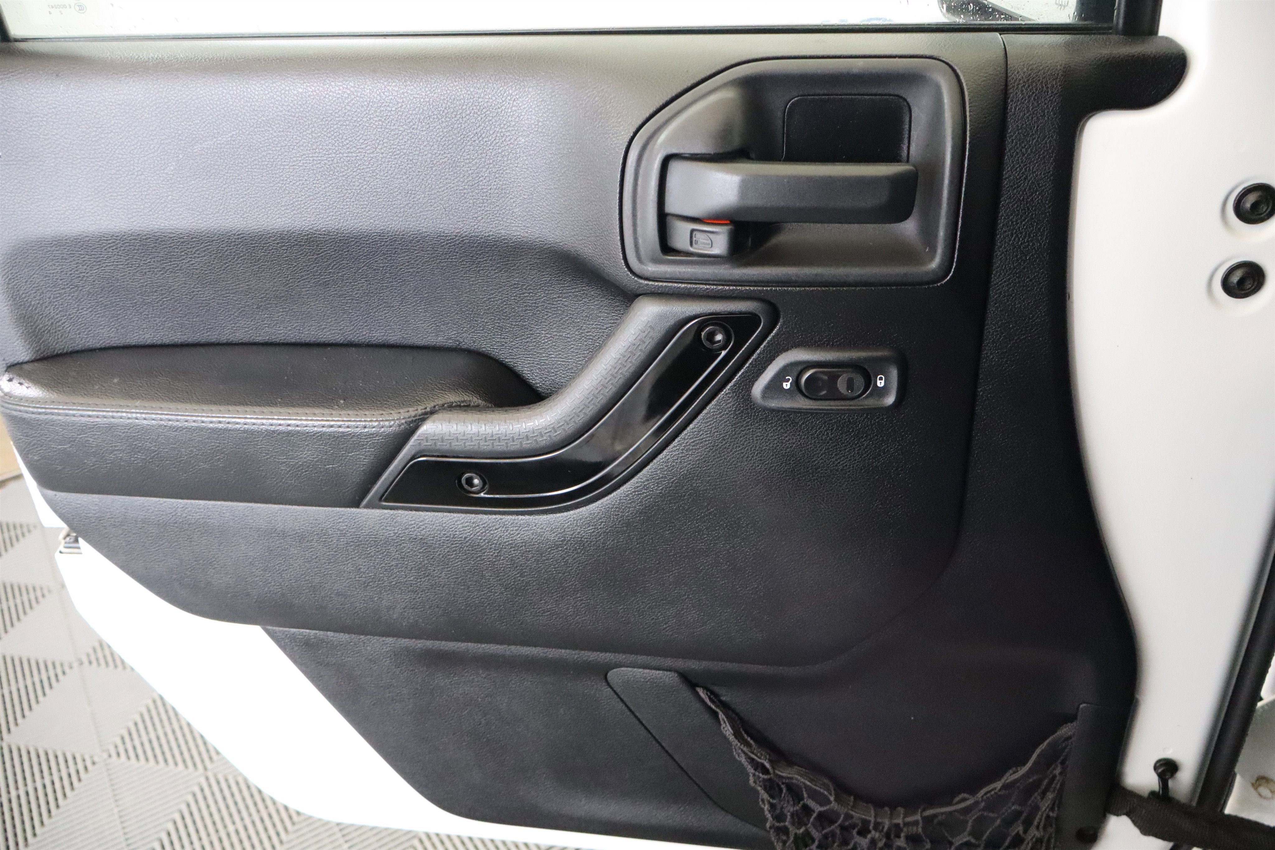 2014 Jeep Wrangler Unlimited Altitude 4WD