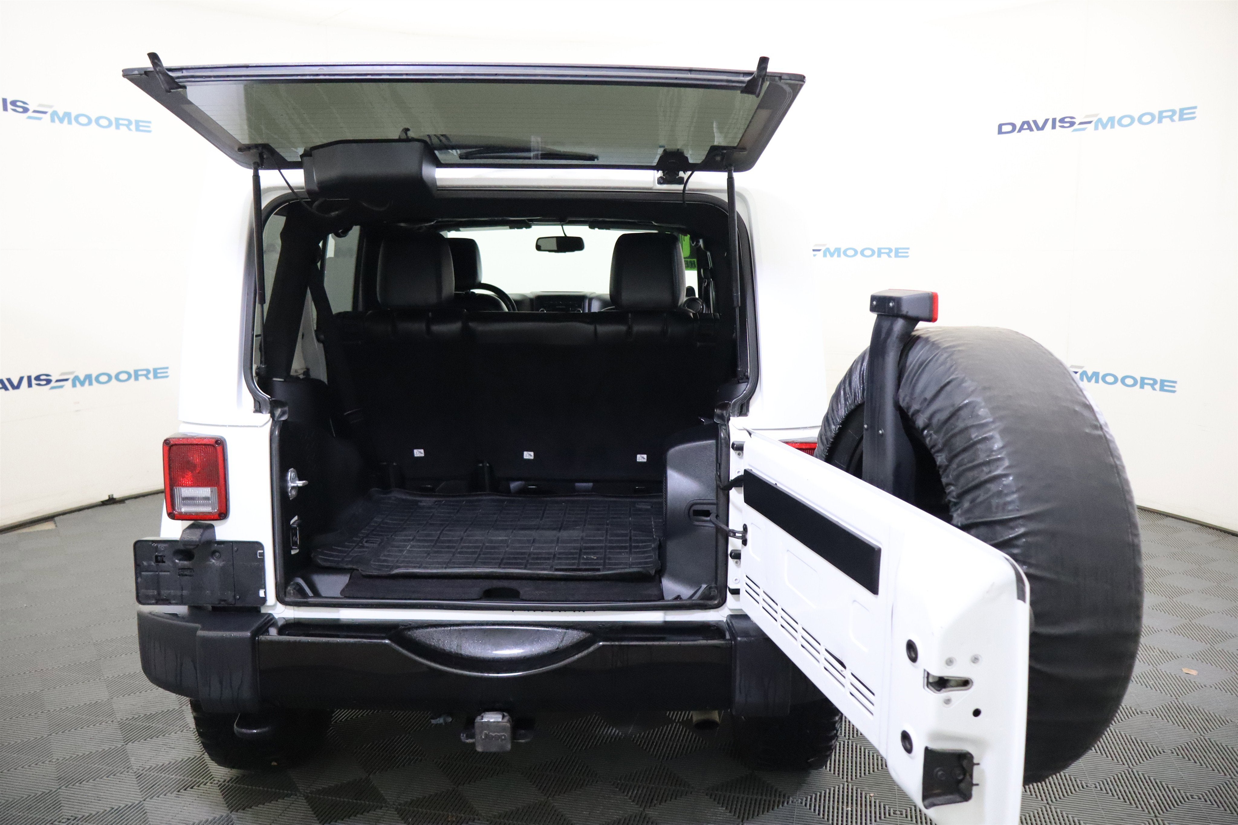 2014 Jeep Wrangler Unlimited Altitude 4WD