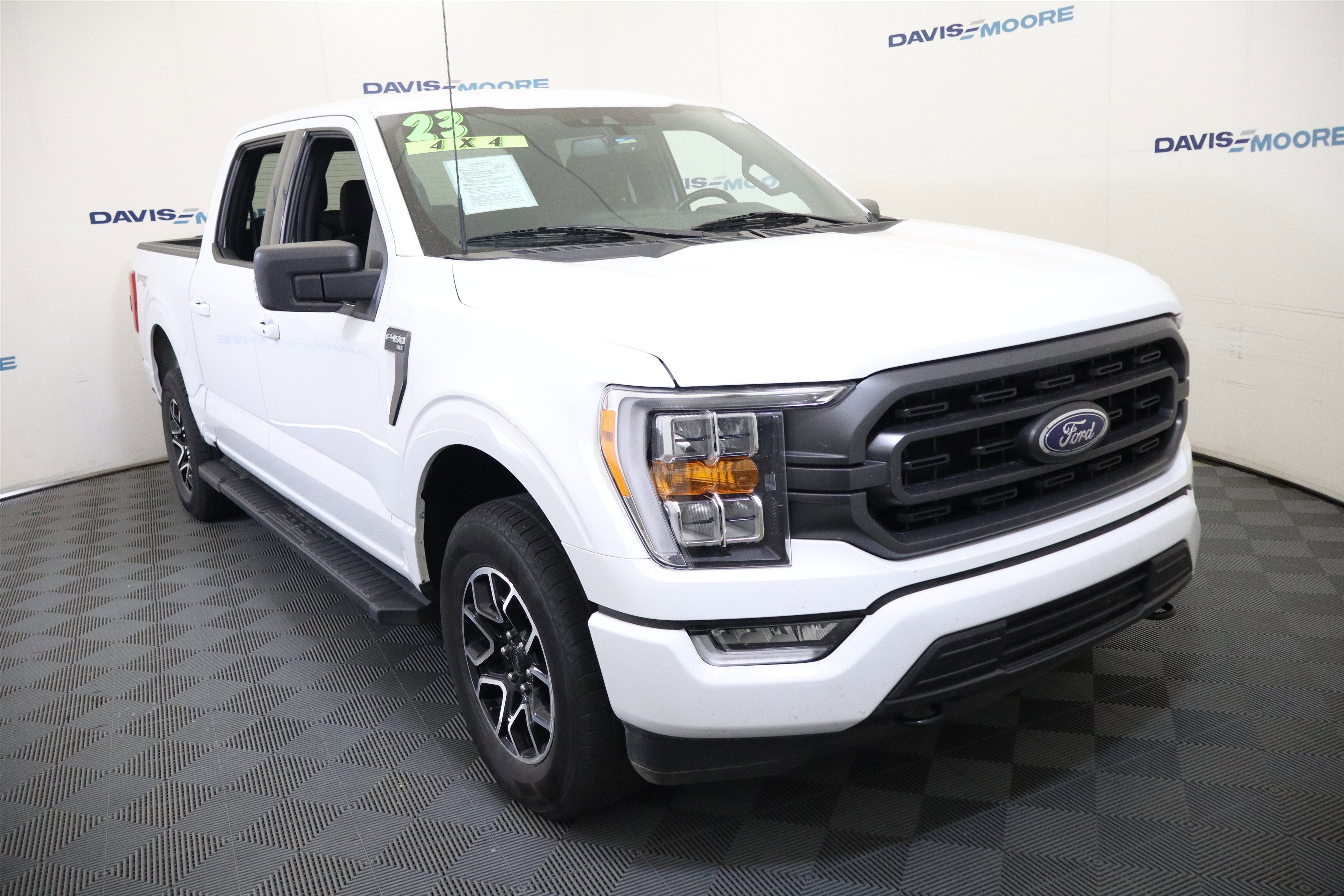 2023 Ford F-150 XLT 4WD