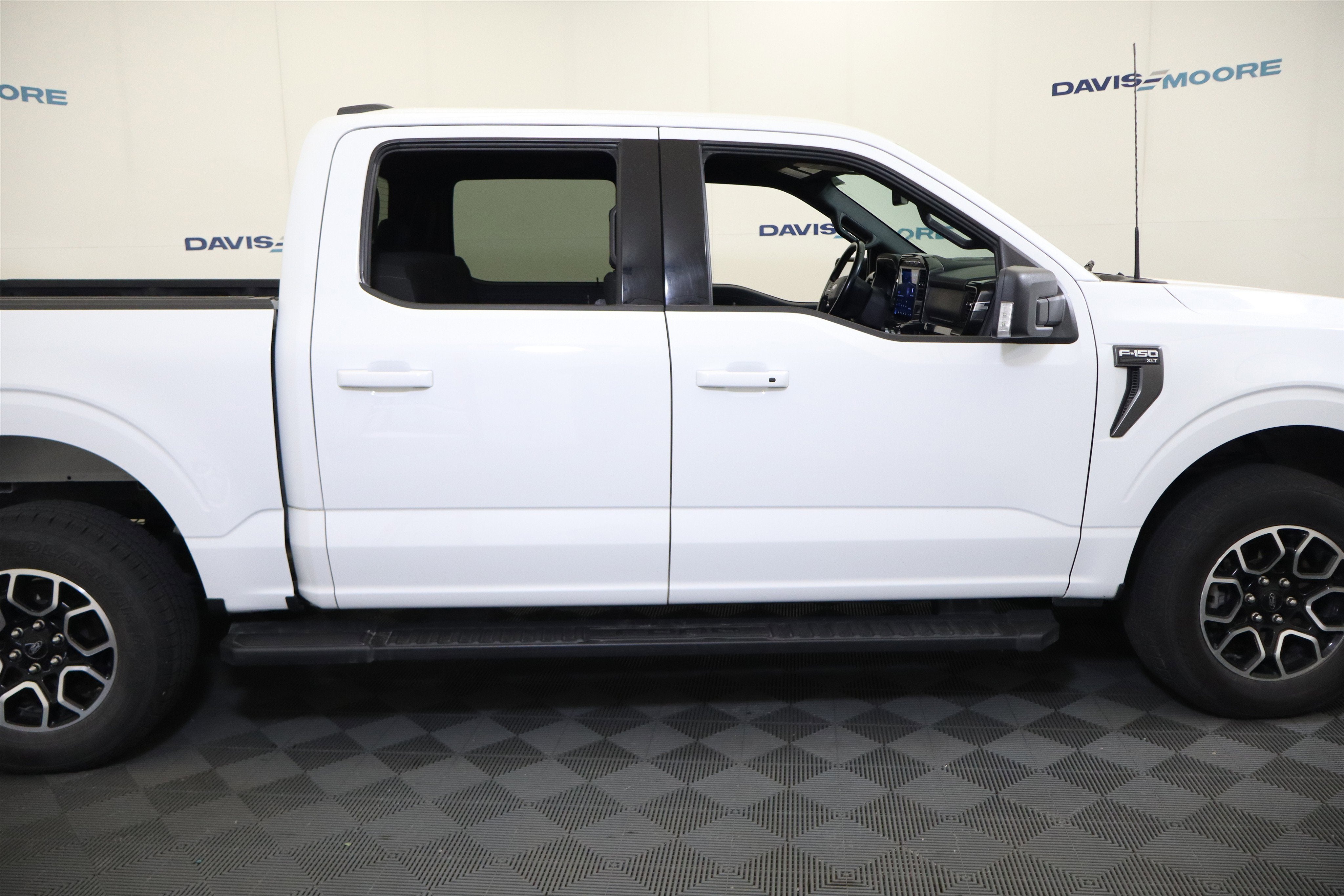 2023 Ford F-150 XLT 4WD