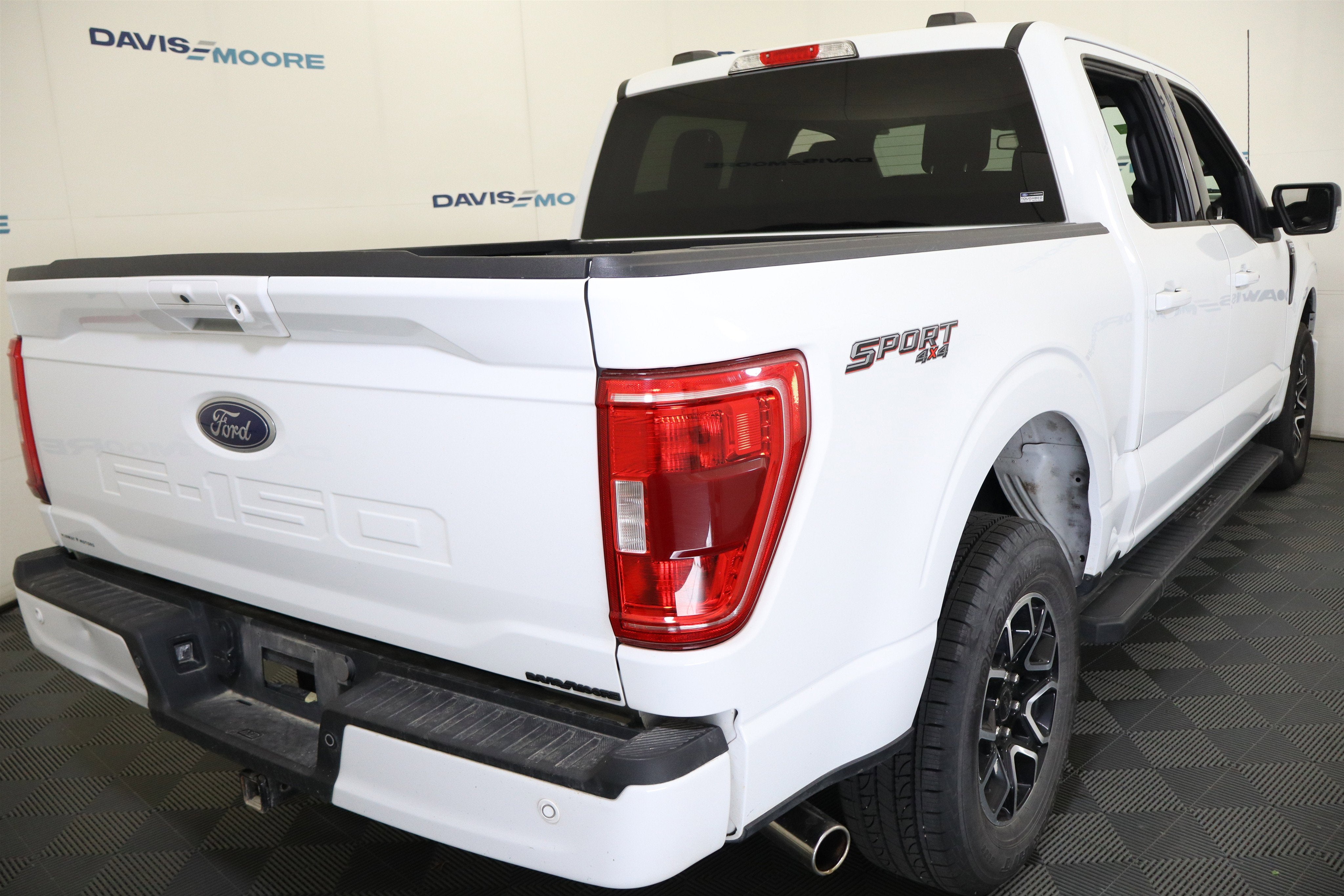 2023 Ford F-150 XLT 4WD