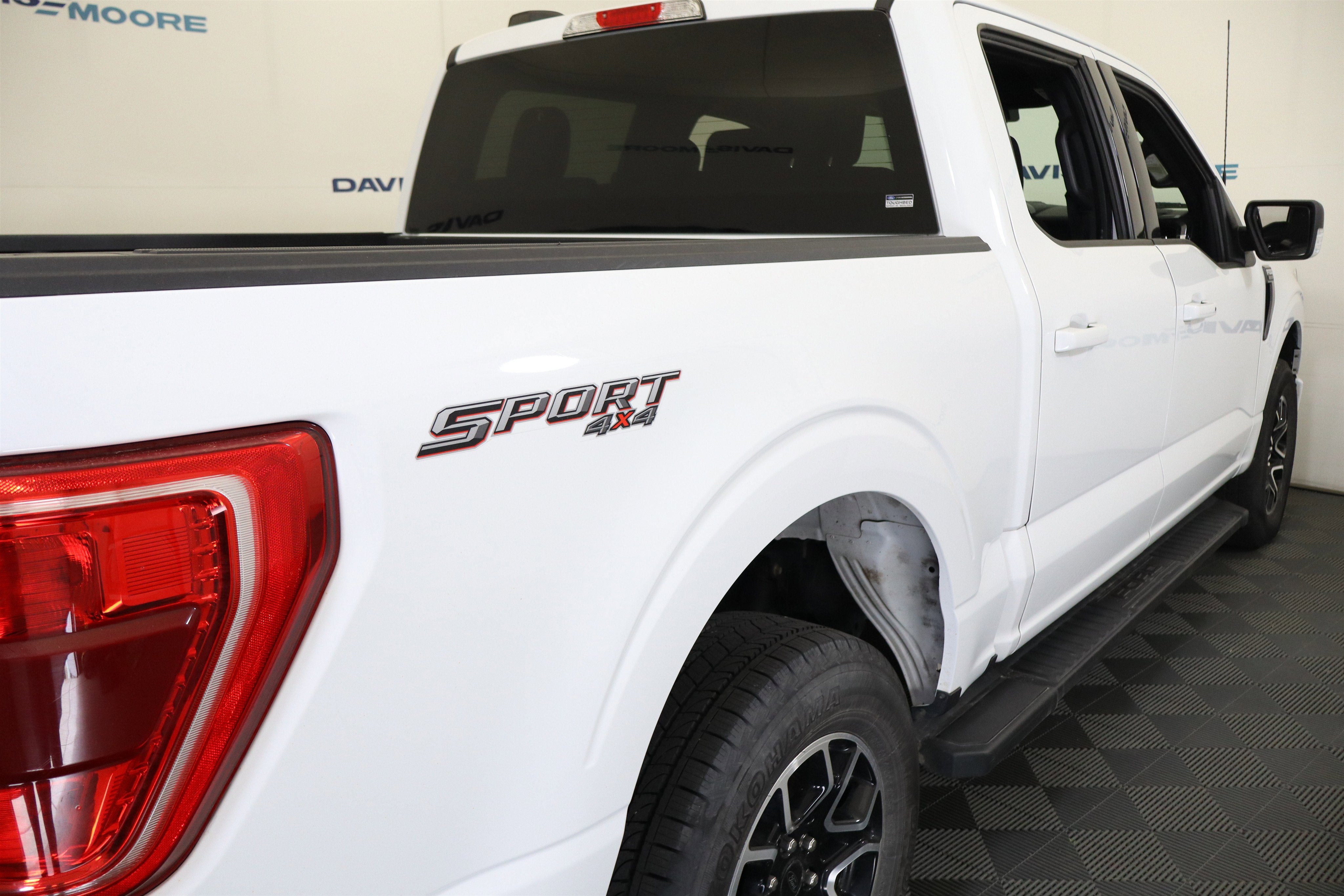 2023 Ford F-150 XLT 4WD