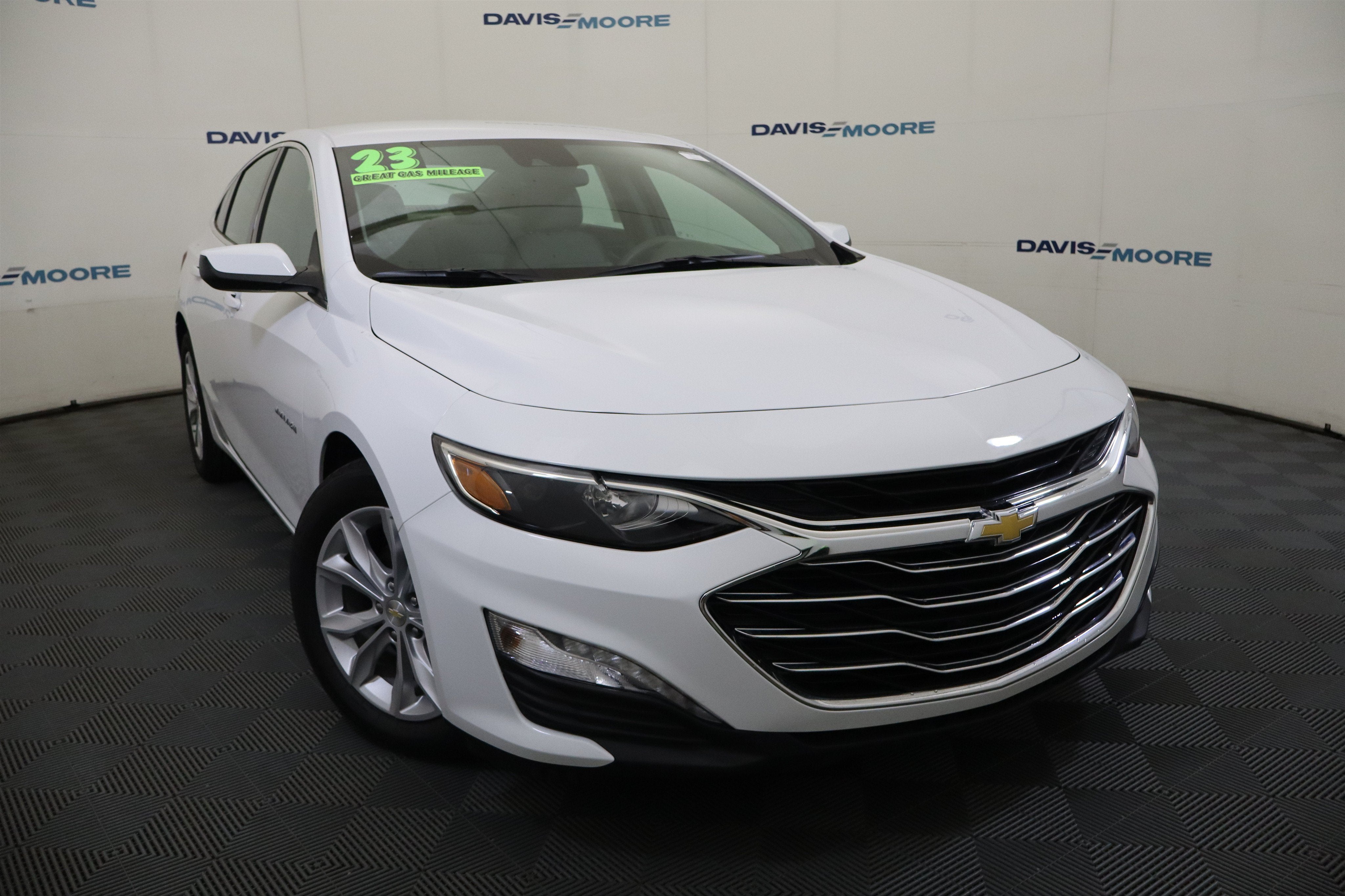 2023 Chevrolet Malibu 1LT - Photo 2