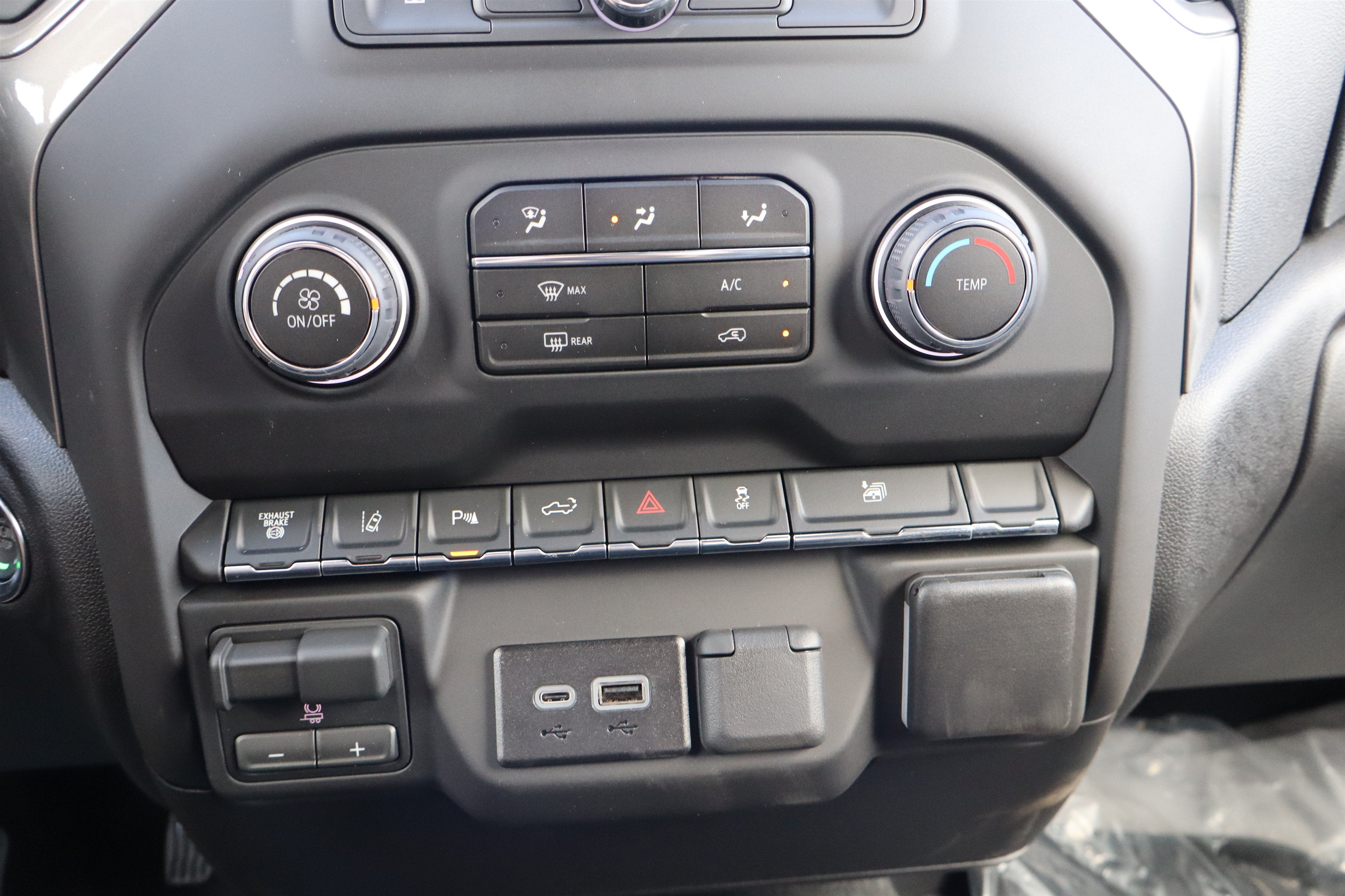 2026 Chevrolet Silverado 2500HD Custom Crew Cab 4WD