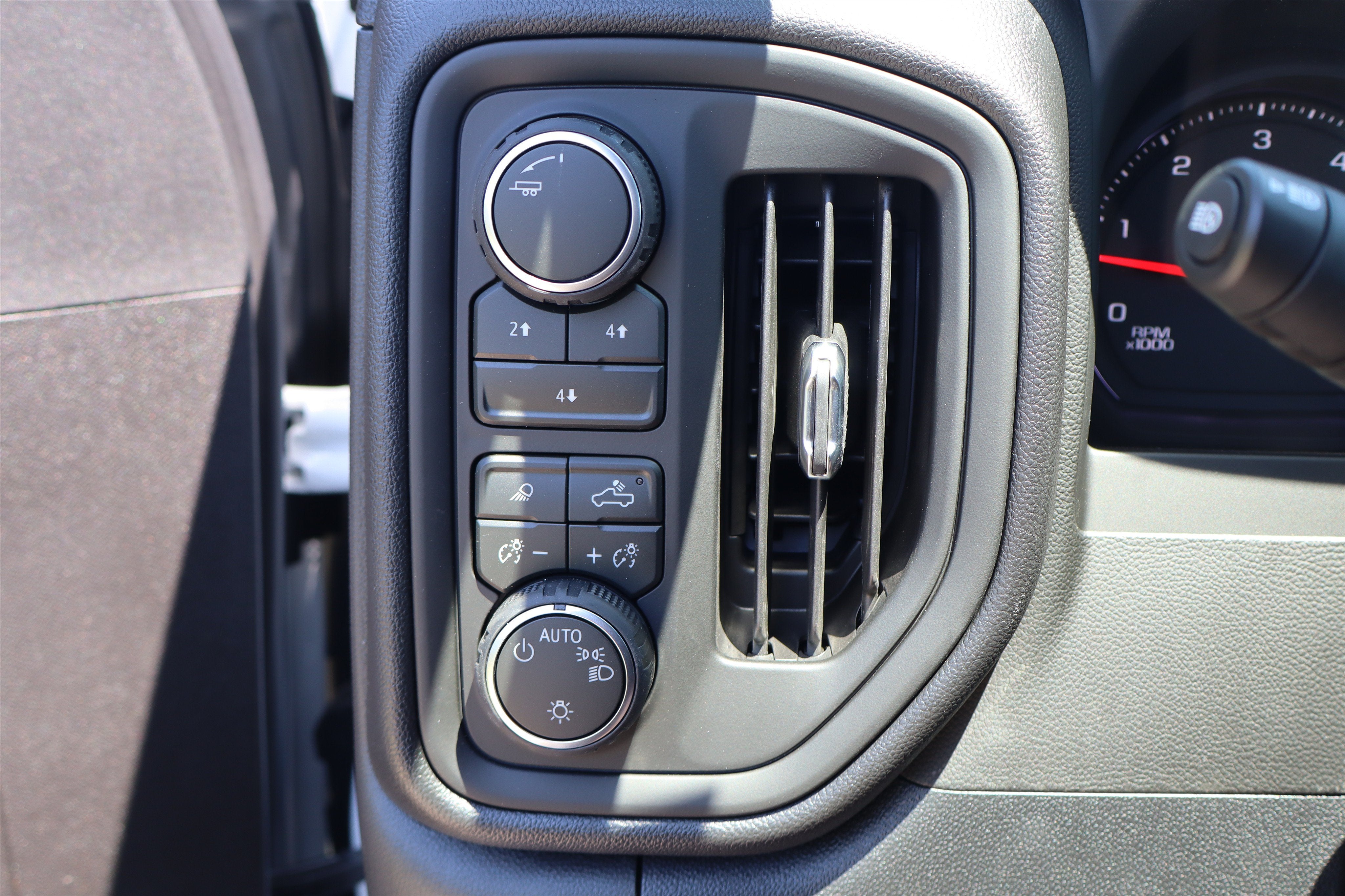 2026 Chevrolet Silverado 2500HD Custom Crew Cab 4WD