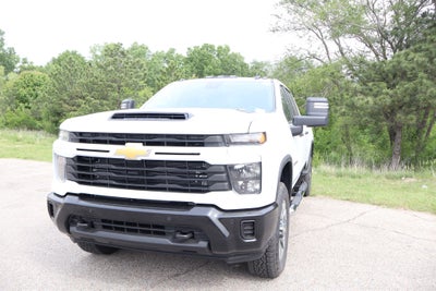 2026 Chevrolet Silverado 2500HD Custom Crew Cab 4WD