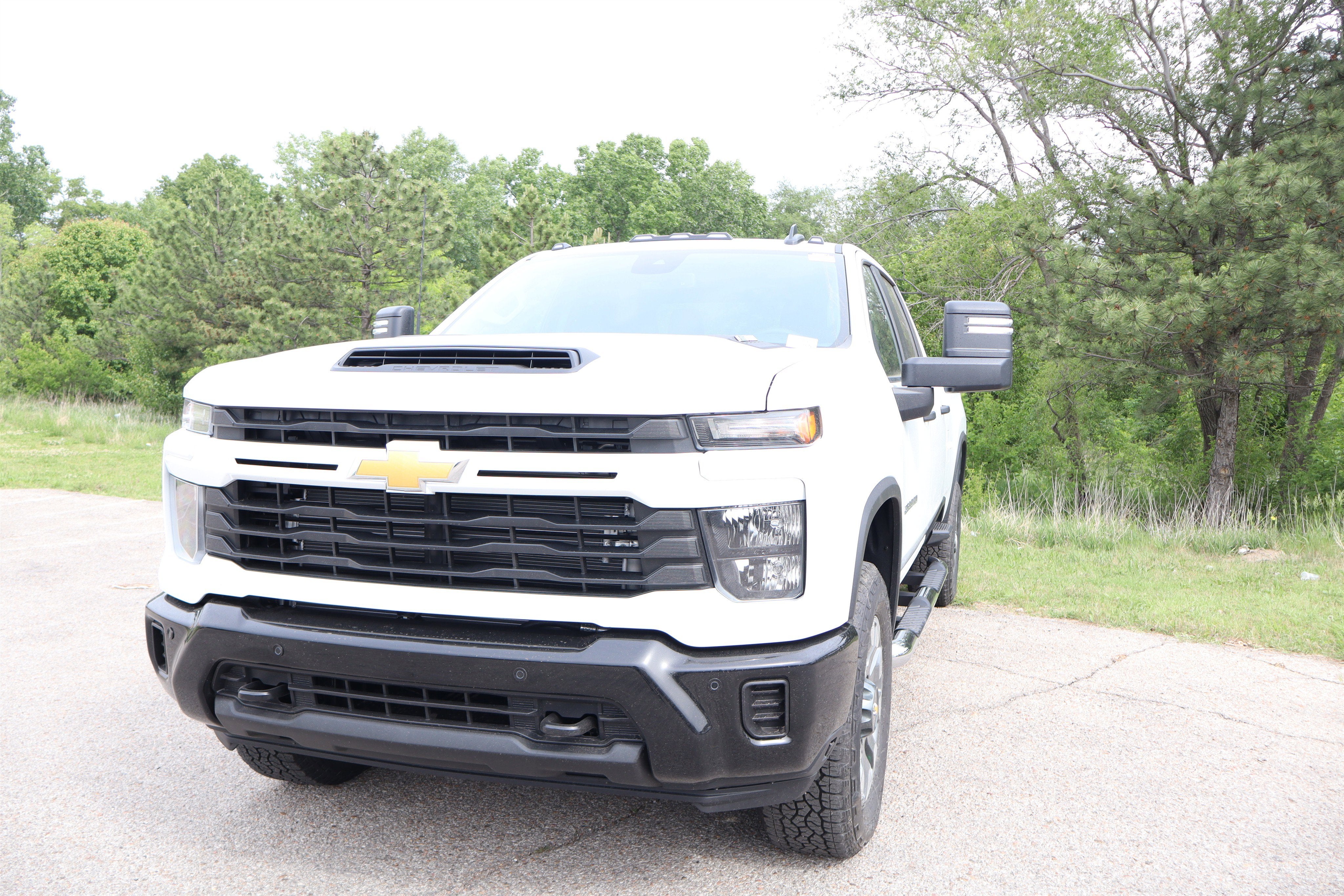 2026 Chevrolet Silverado 2500HD Custom Crew Cab 4WD