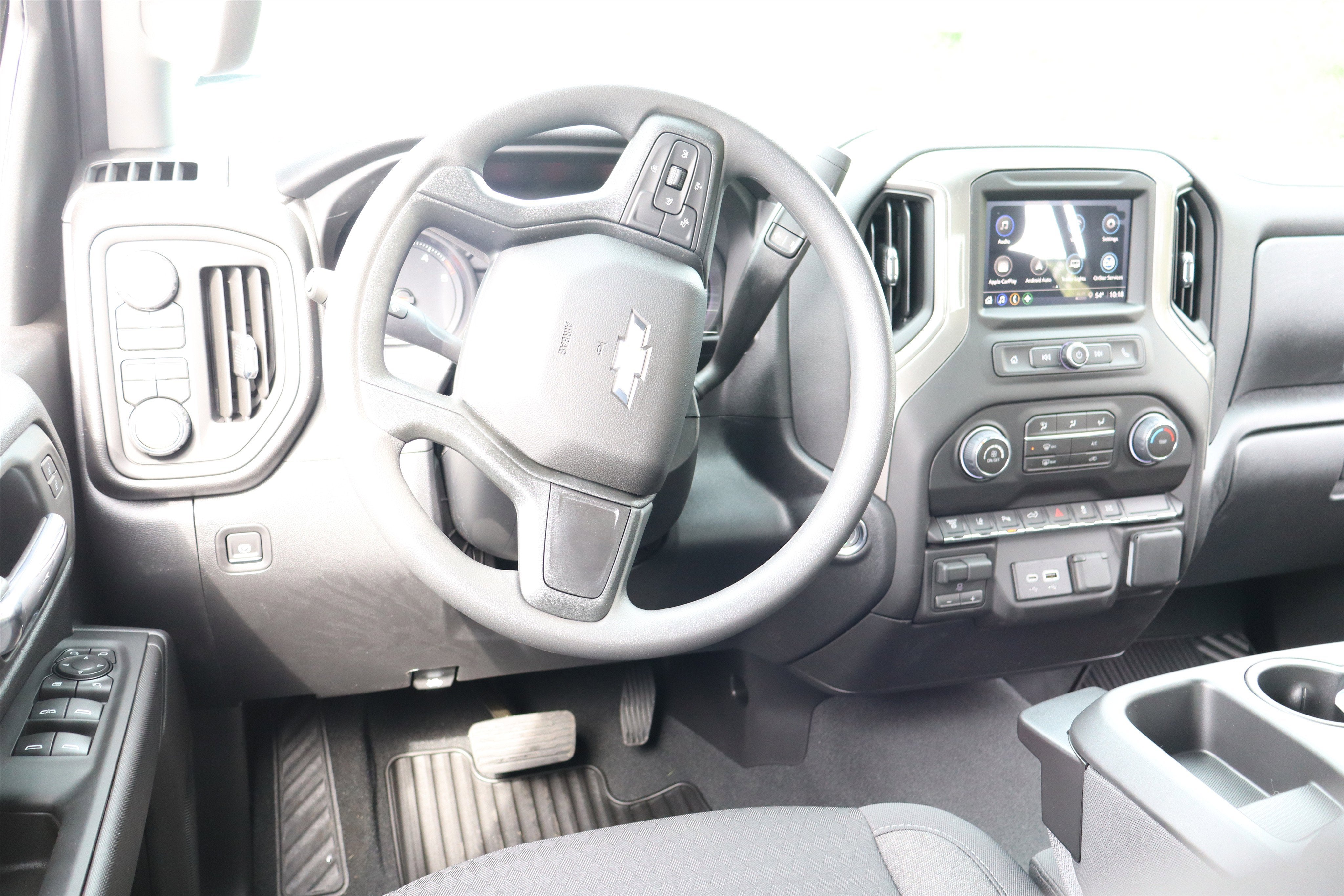 2026 Chevrolet Silverado 2500HD Custom Crew Cab 4WD