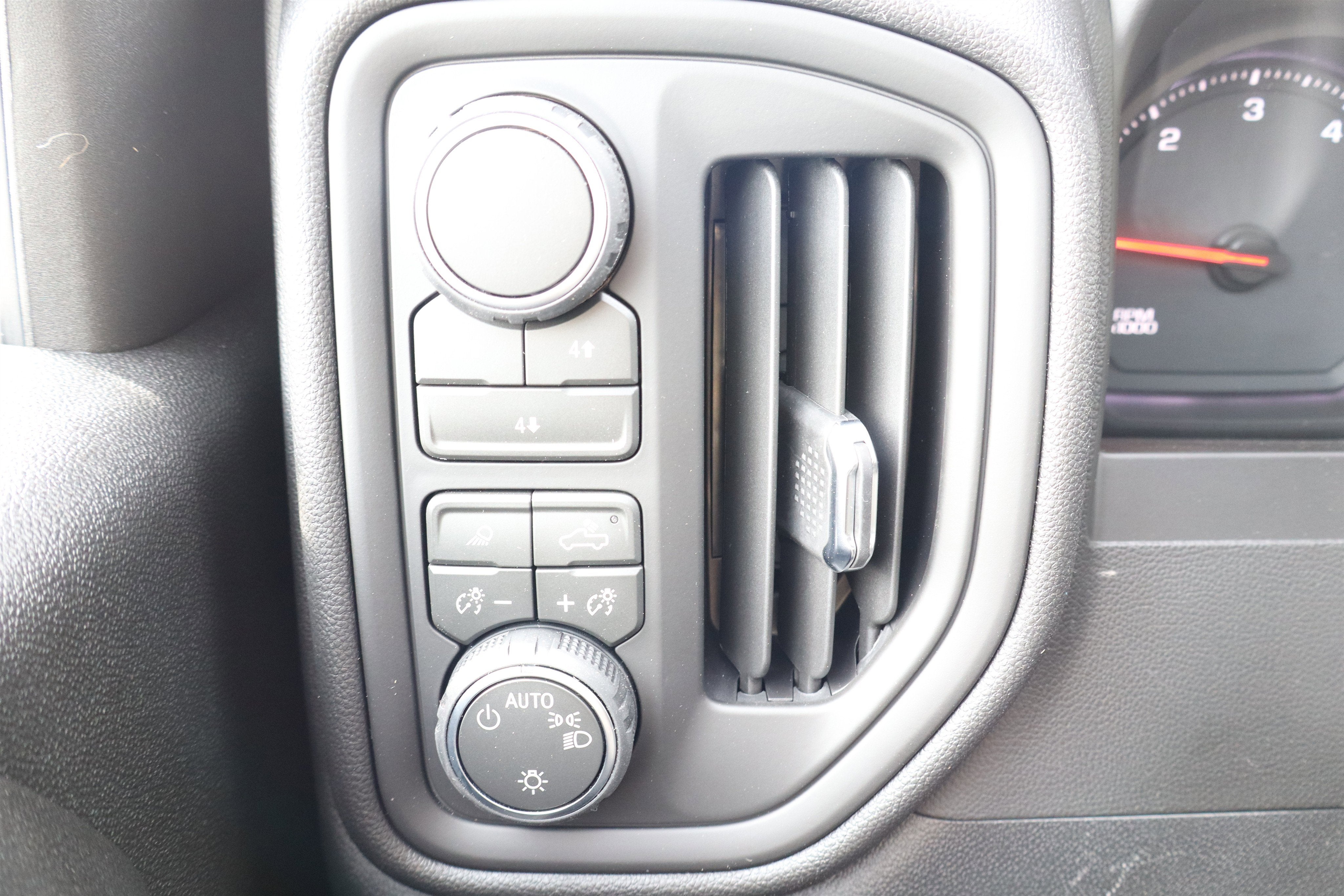 2026 Chevrolet Silverado 2500HD Custom Crew Cab 4WD