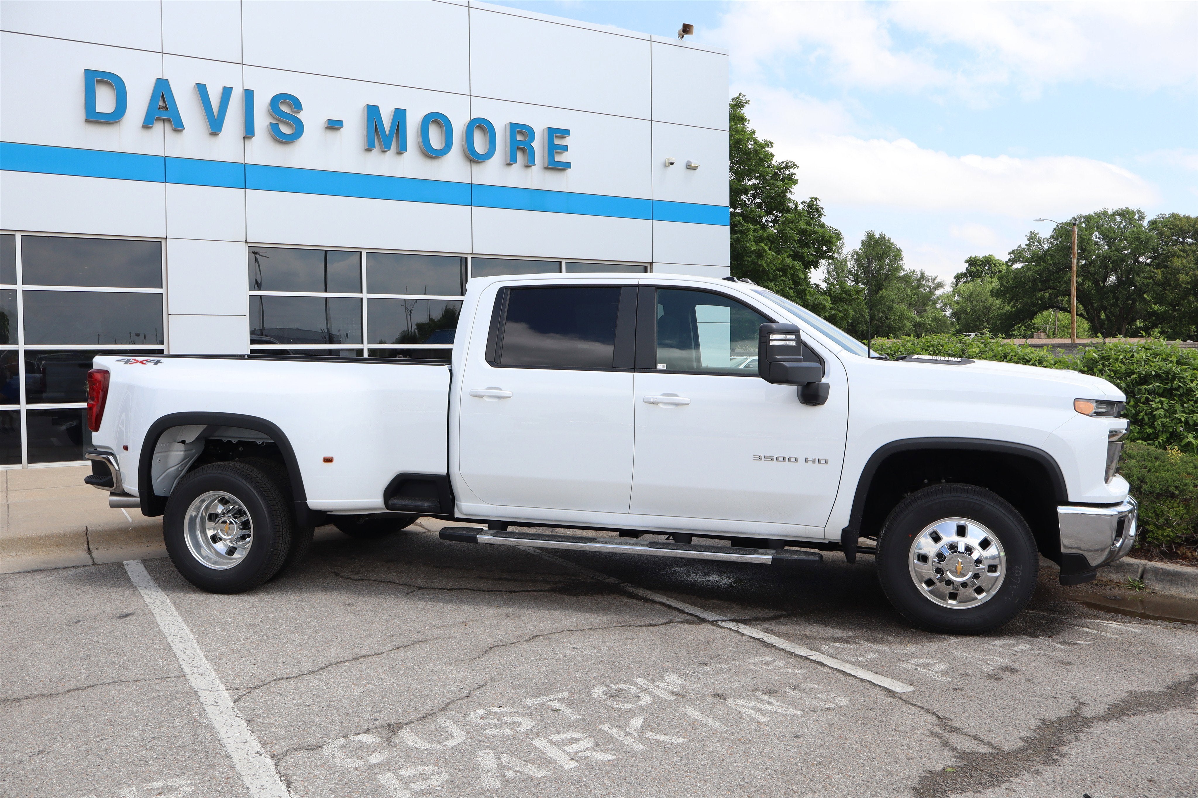 2026 Chevrolet Silverado 3500HD LT Crew Cab 4WD