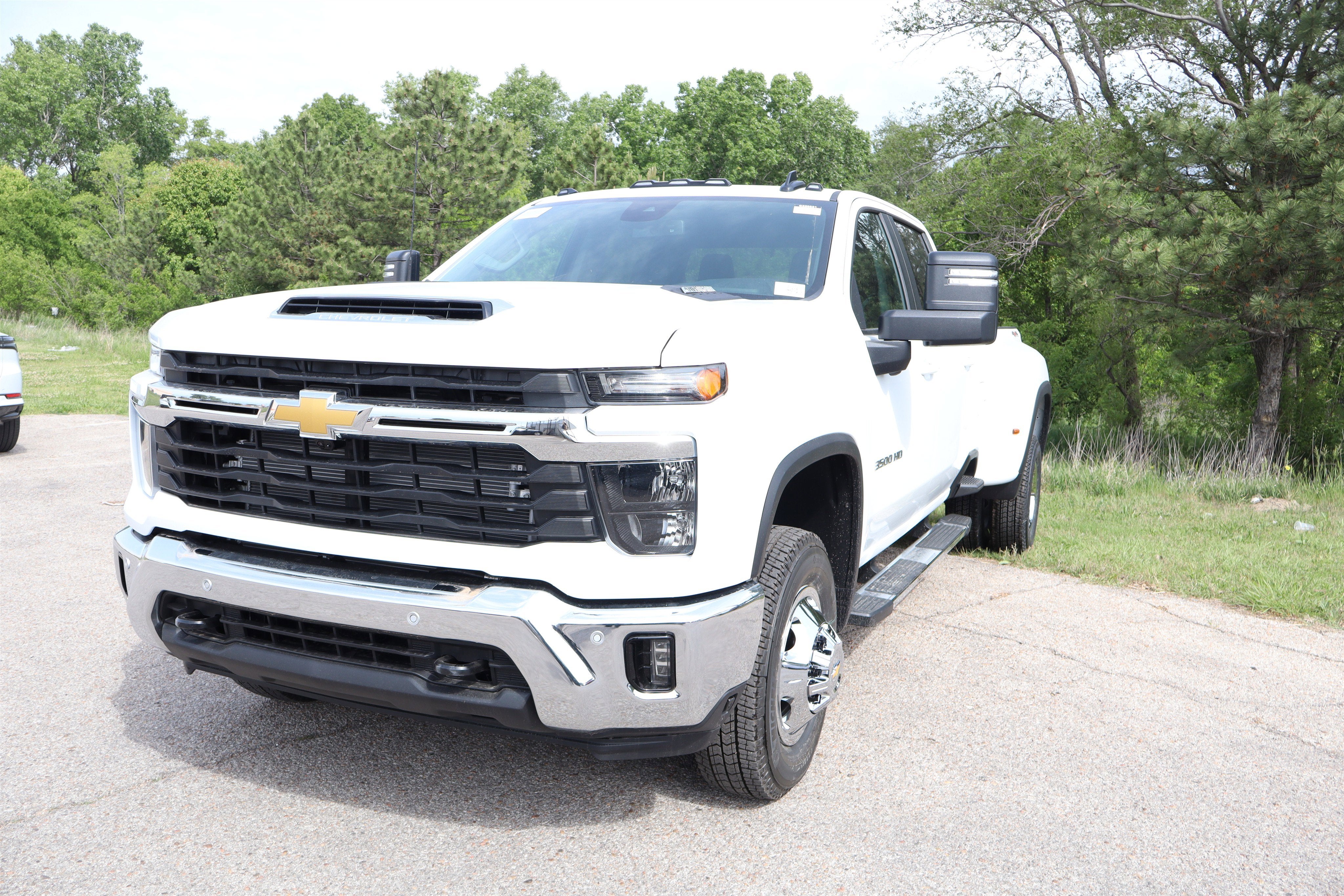 2026 Chevrolet Silverado 3500HD LT Crew Cab 4WD