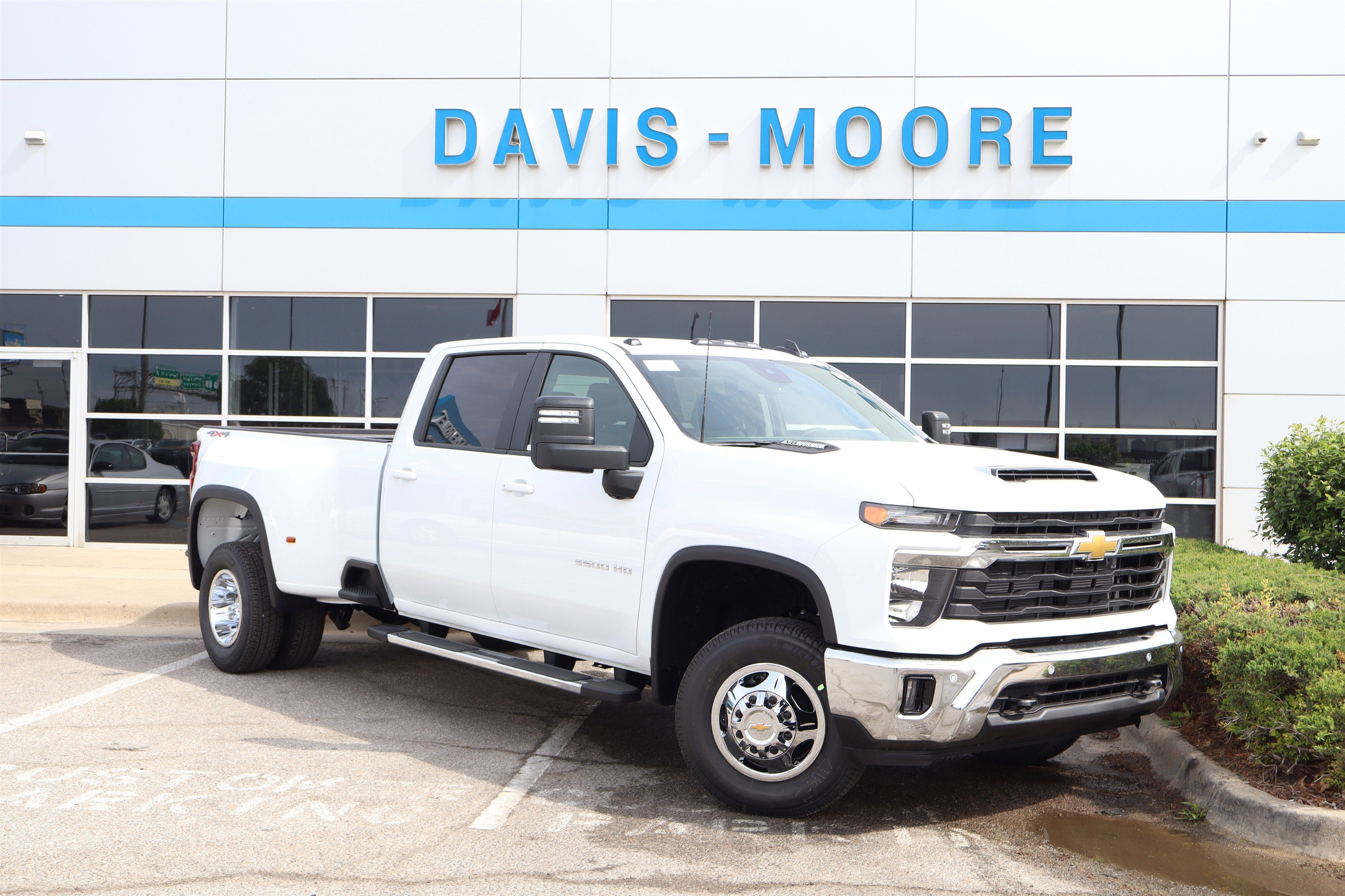 2026 Chevrolet Silverado 3500HD LT Crew Cab 4WD