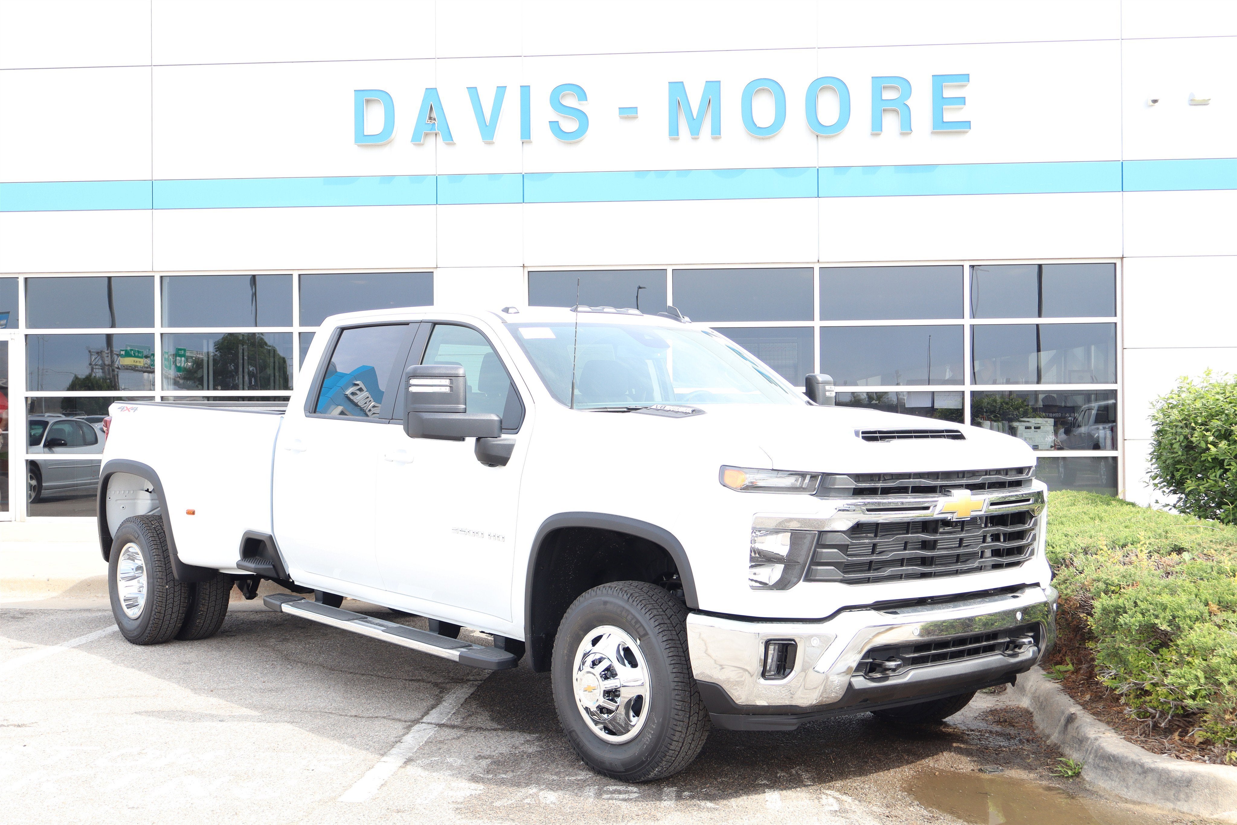 2026 Chevrolet Silverado 3500HD LT Crew Cab 4WD