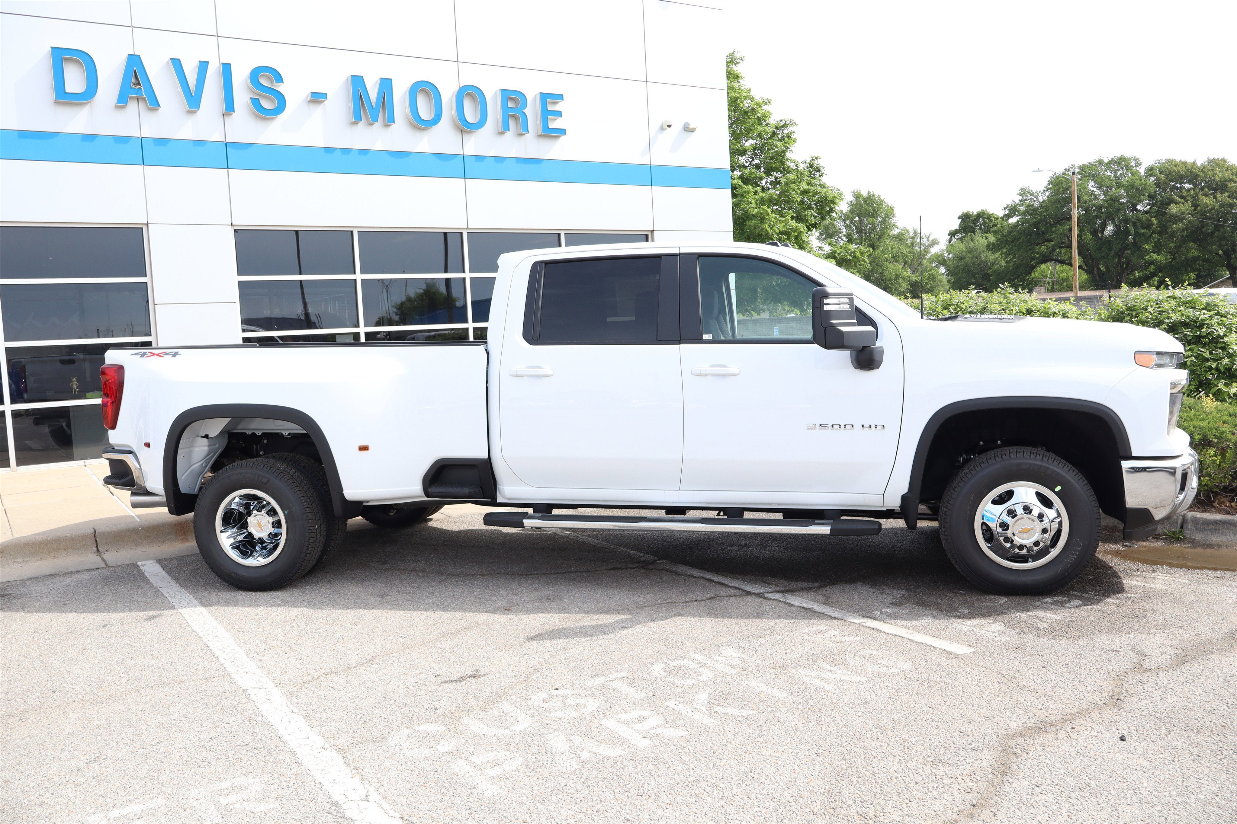 2026 Chevrolet Silverado 3500HD LT Crew Cab 4WD
