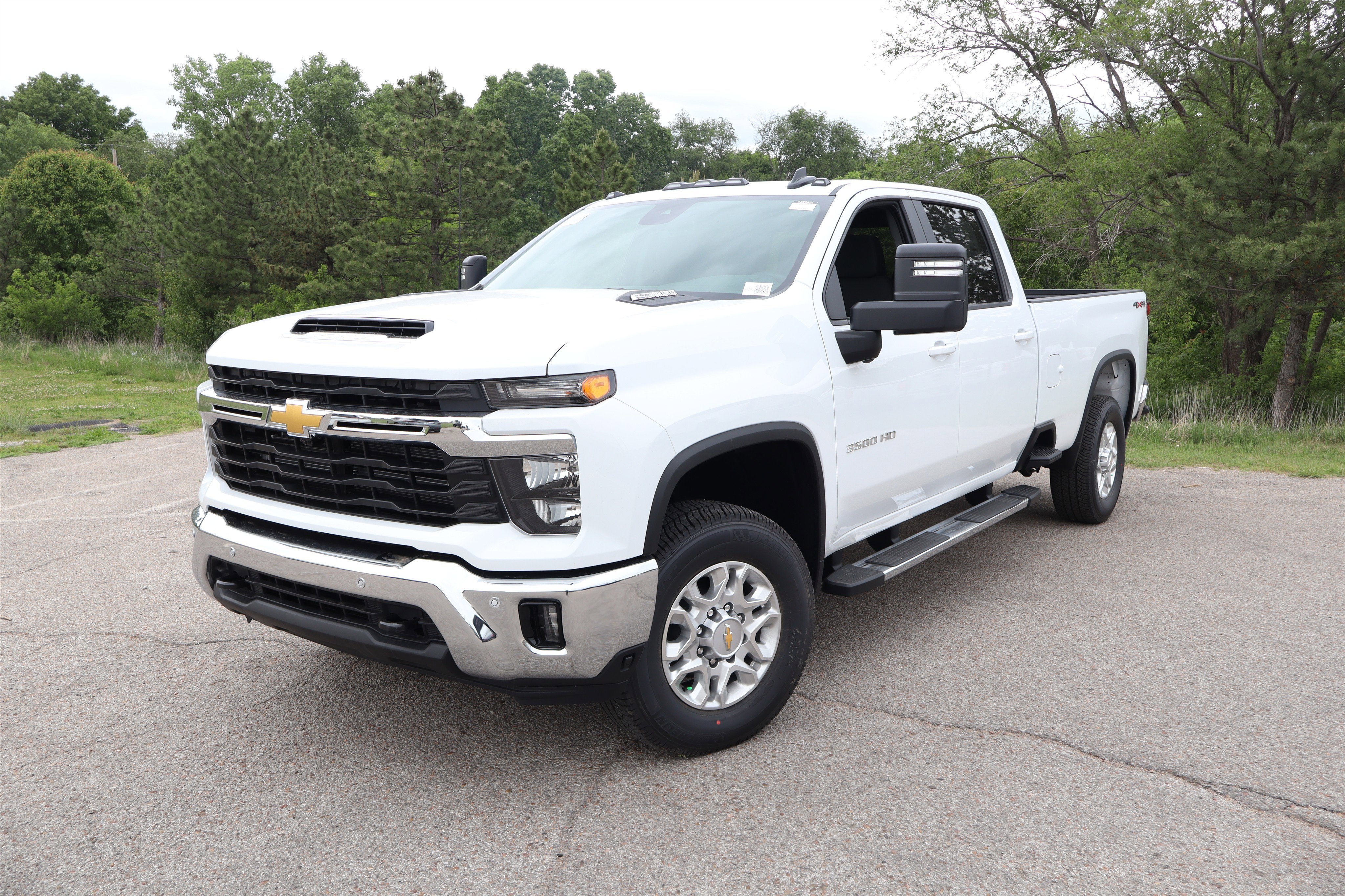 2026 Chevrolet Silverado 3500HD LT Crew Cab 4WD