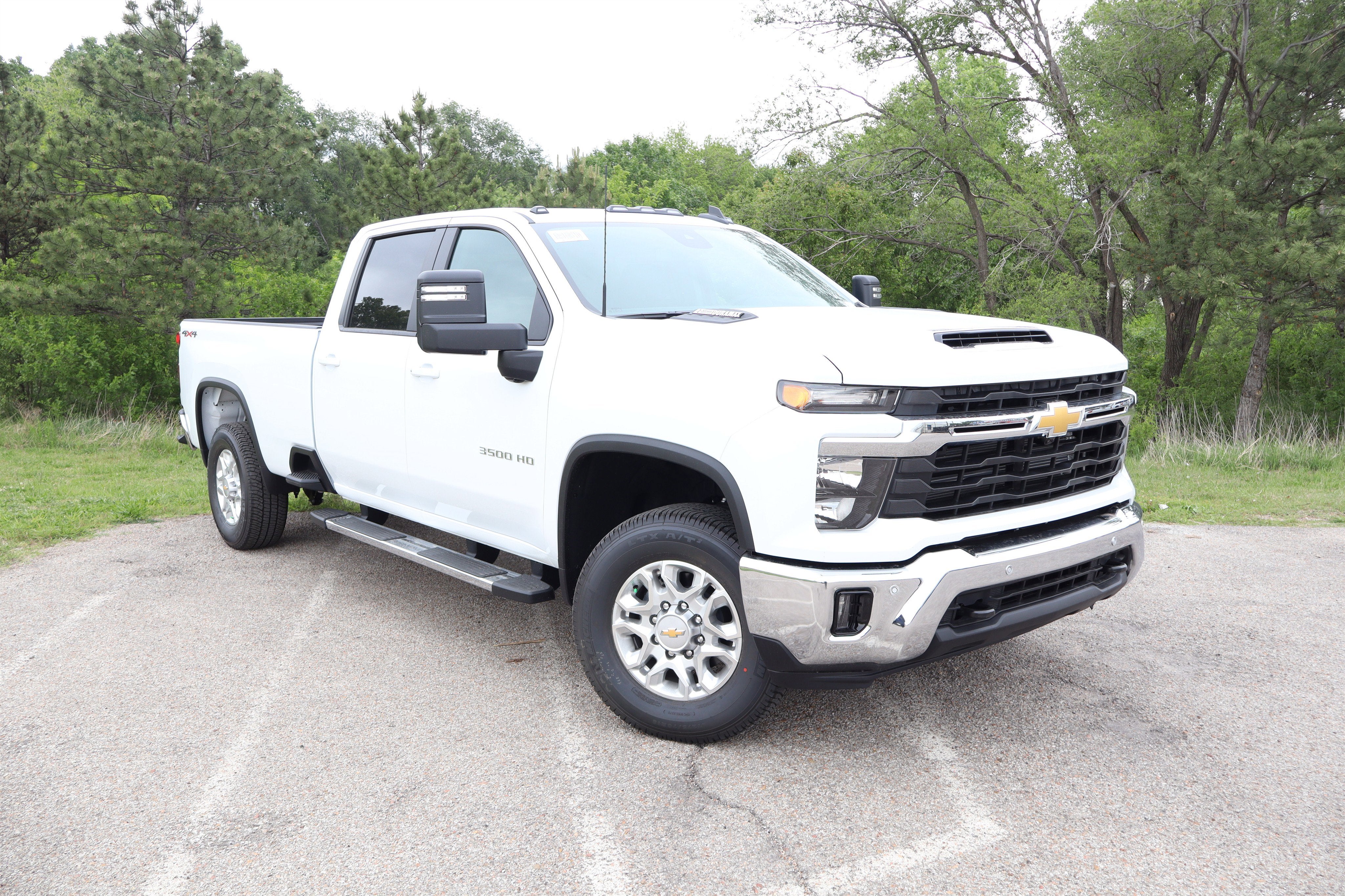 2026 Chevrolet Silverado 3500HD LT Crew Cab 4WD