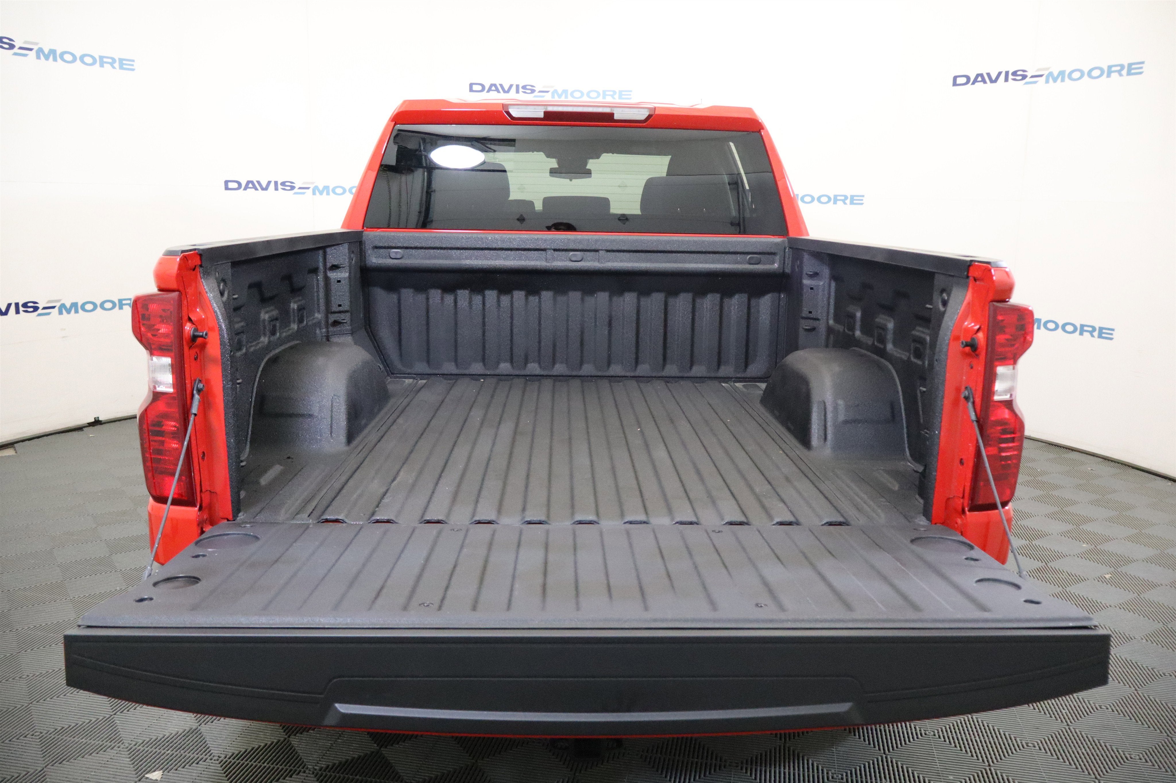 2026 Chevrolet Silverado 1500 Custom Crew Cab 4WD