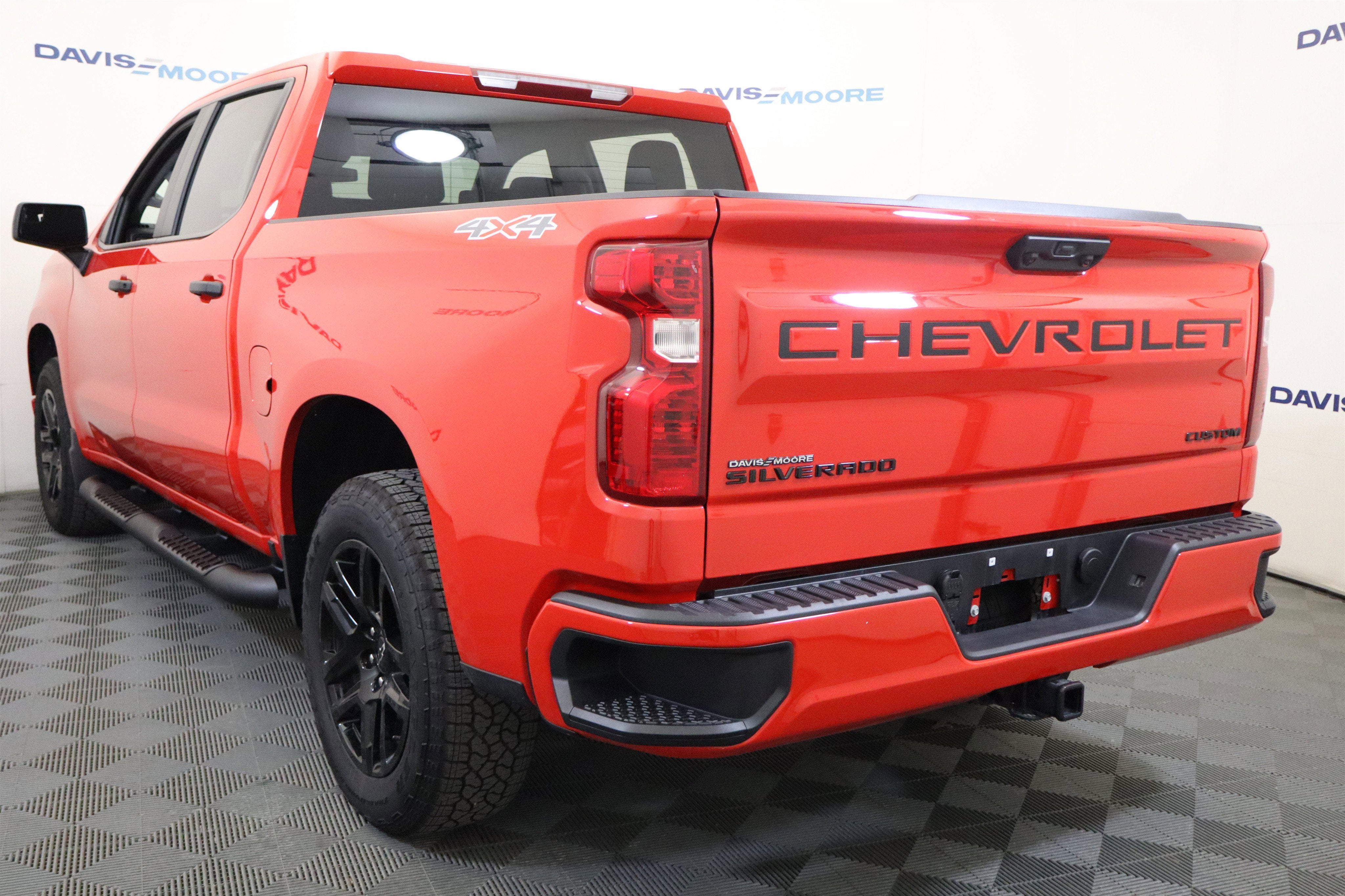 2026 Chevrolet Silverado 1500 Custom Crew Cab 4WD