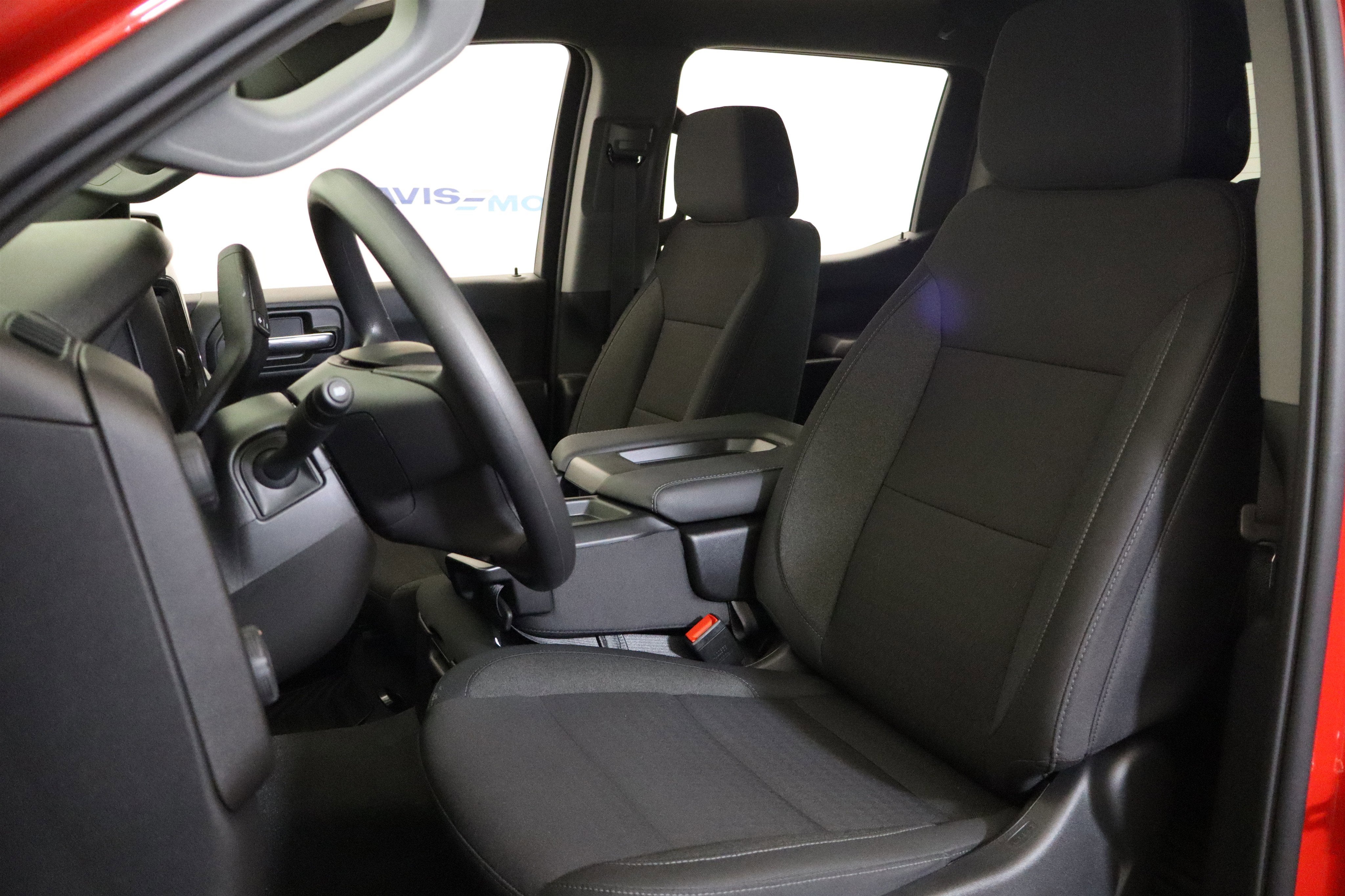 2026 Chevrolet Silverado 1500 Custom Crew Cab 4WD