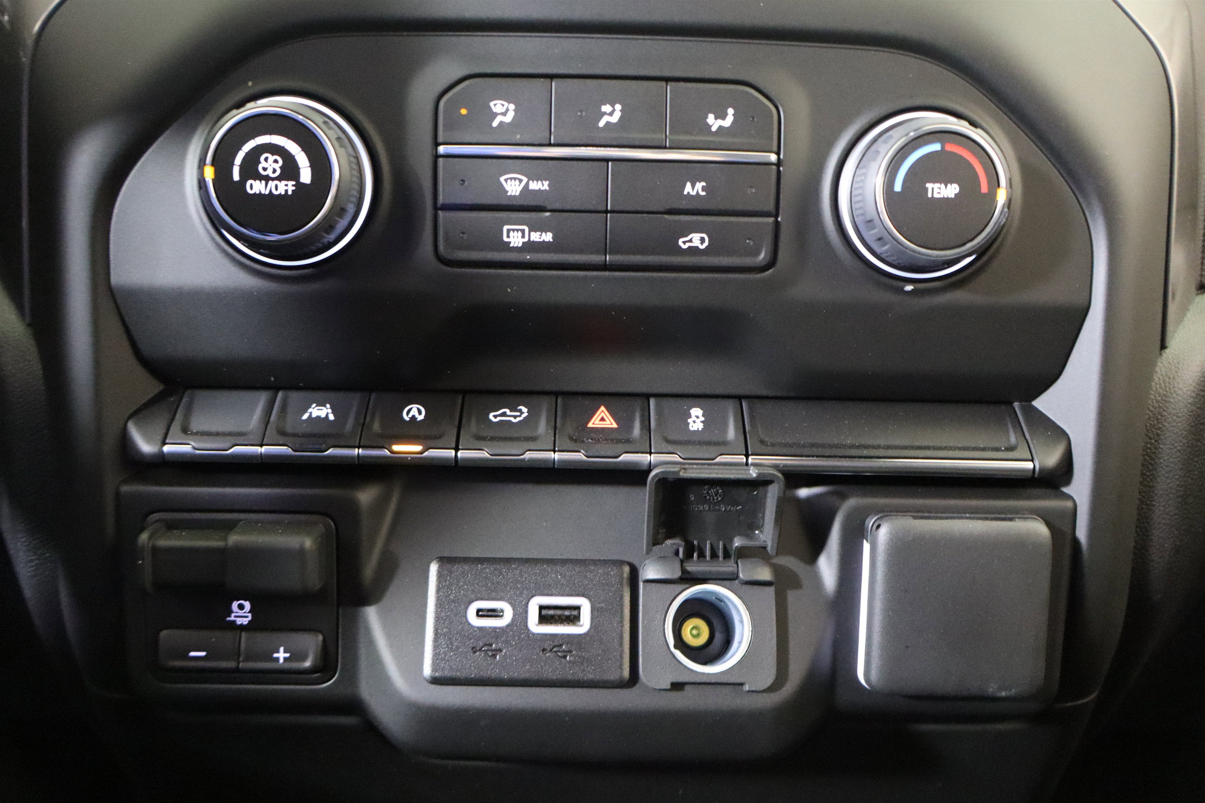 2026 Chevrolet Silverado 1500 Custom Crew Cab 4WD