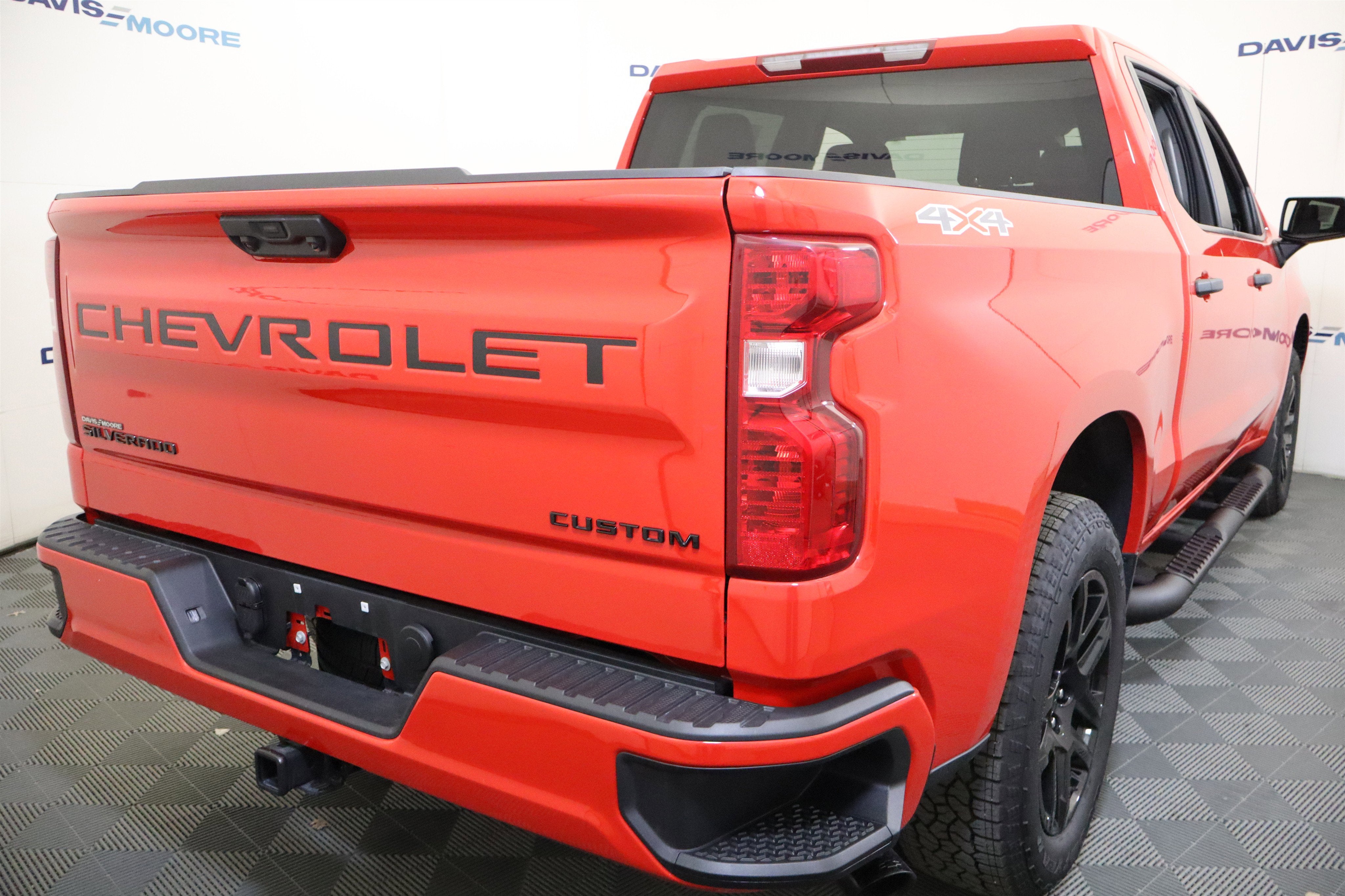 2026 Chevrolet Silverado 1500 Custom Crew Cab 4WD