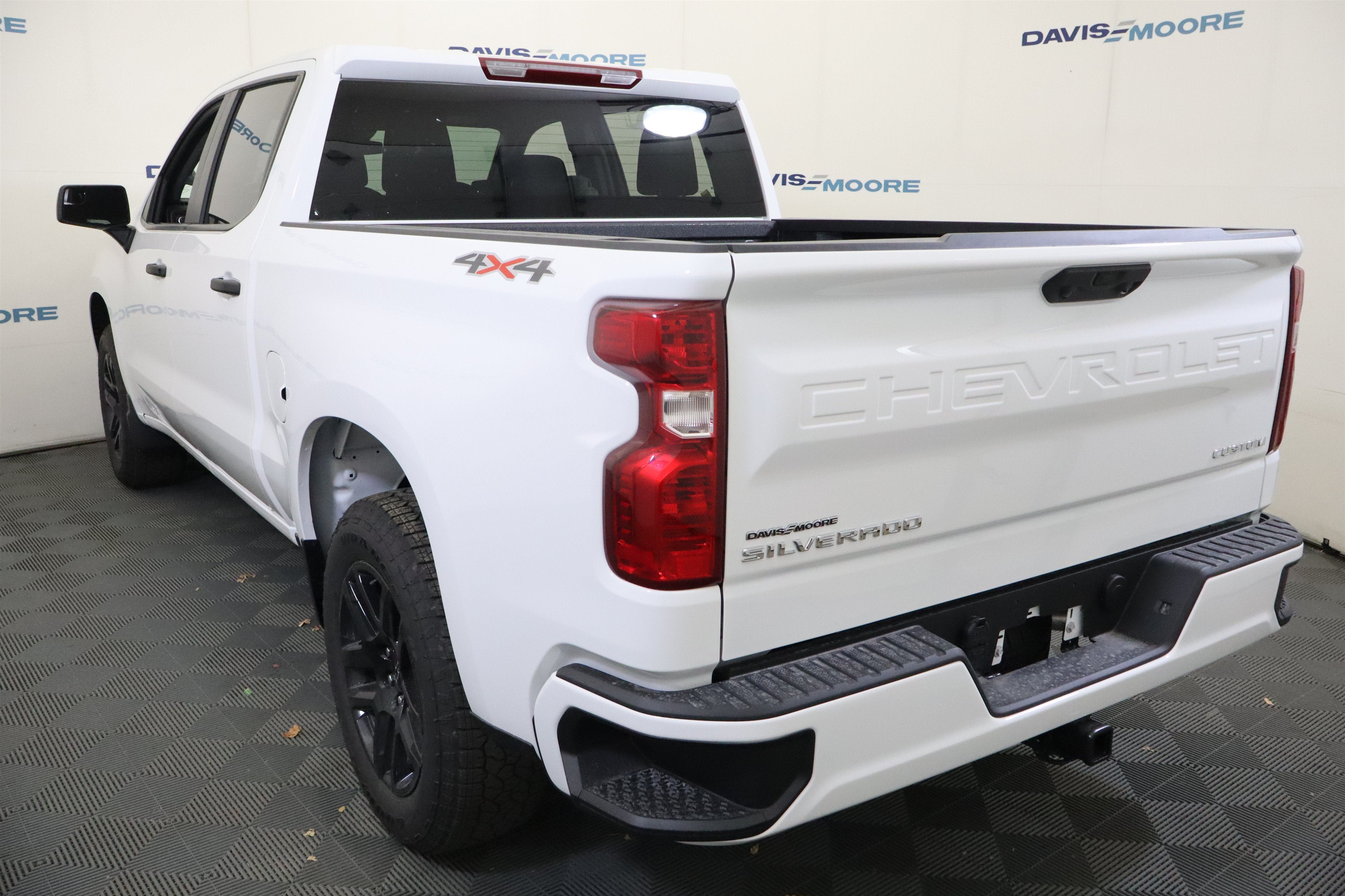 2026 Chevrolet Silverado 1500 Custom Crew Cab 4WD